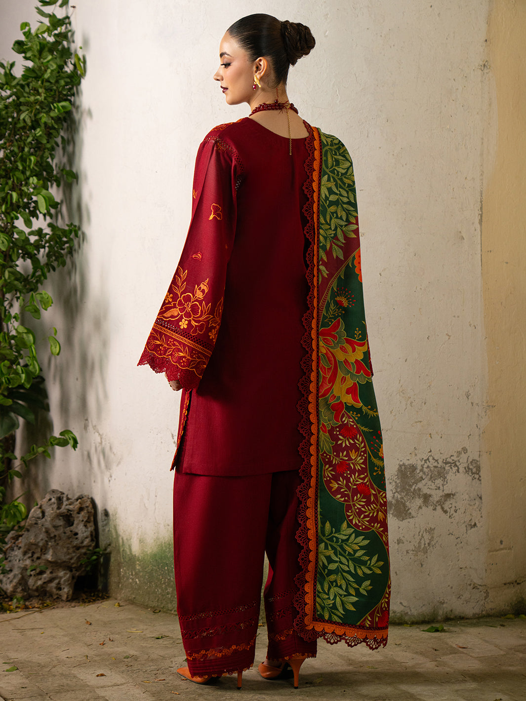 Bin Ilyas | Gulrukh Khaddar 25 | 63-B