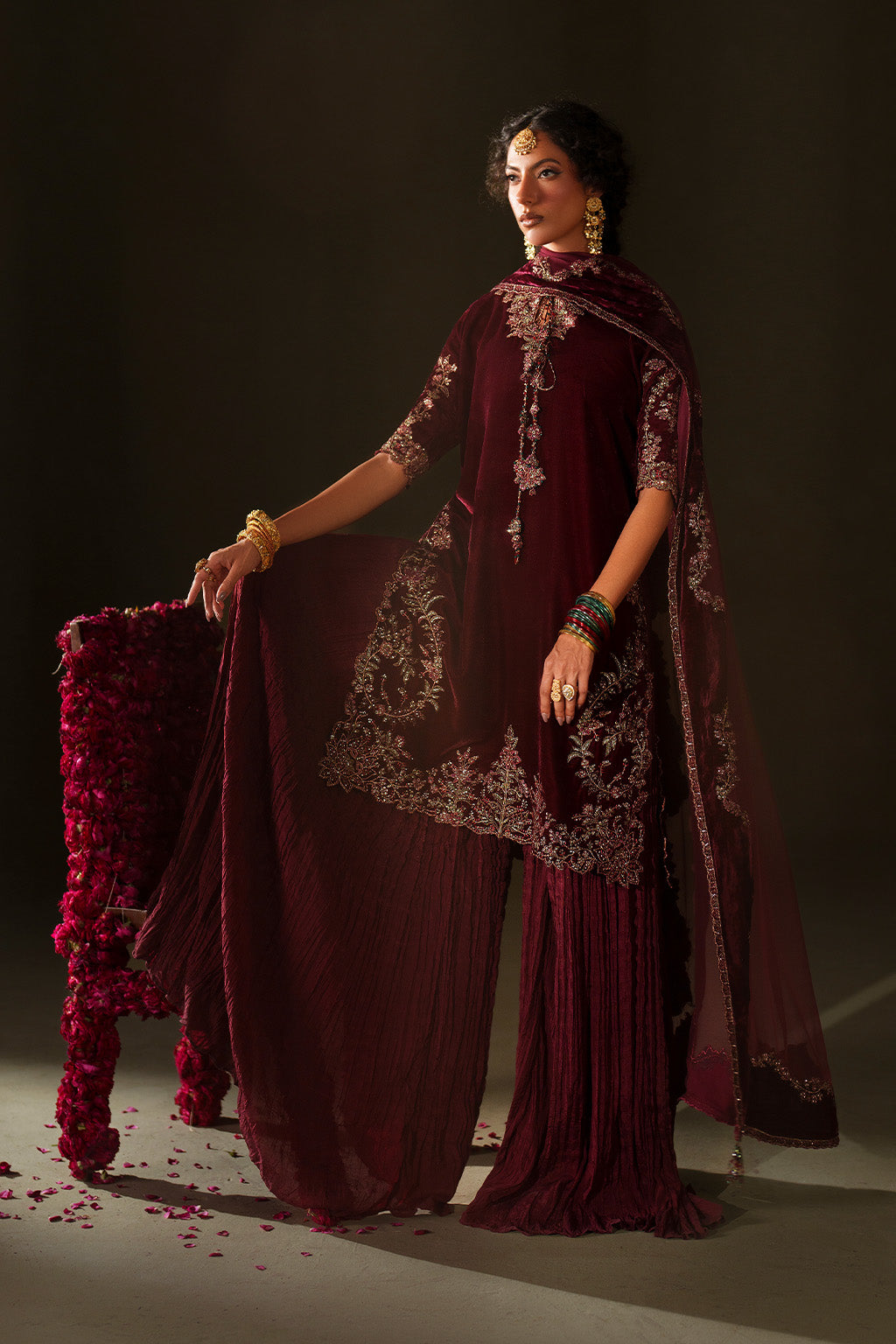 Iznik | Velvet 25 | IV-71 Embroidered Velvet