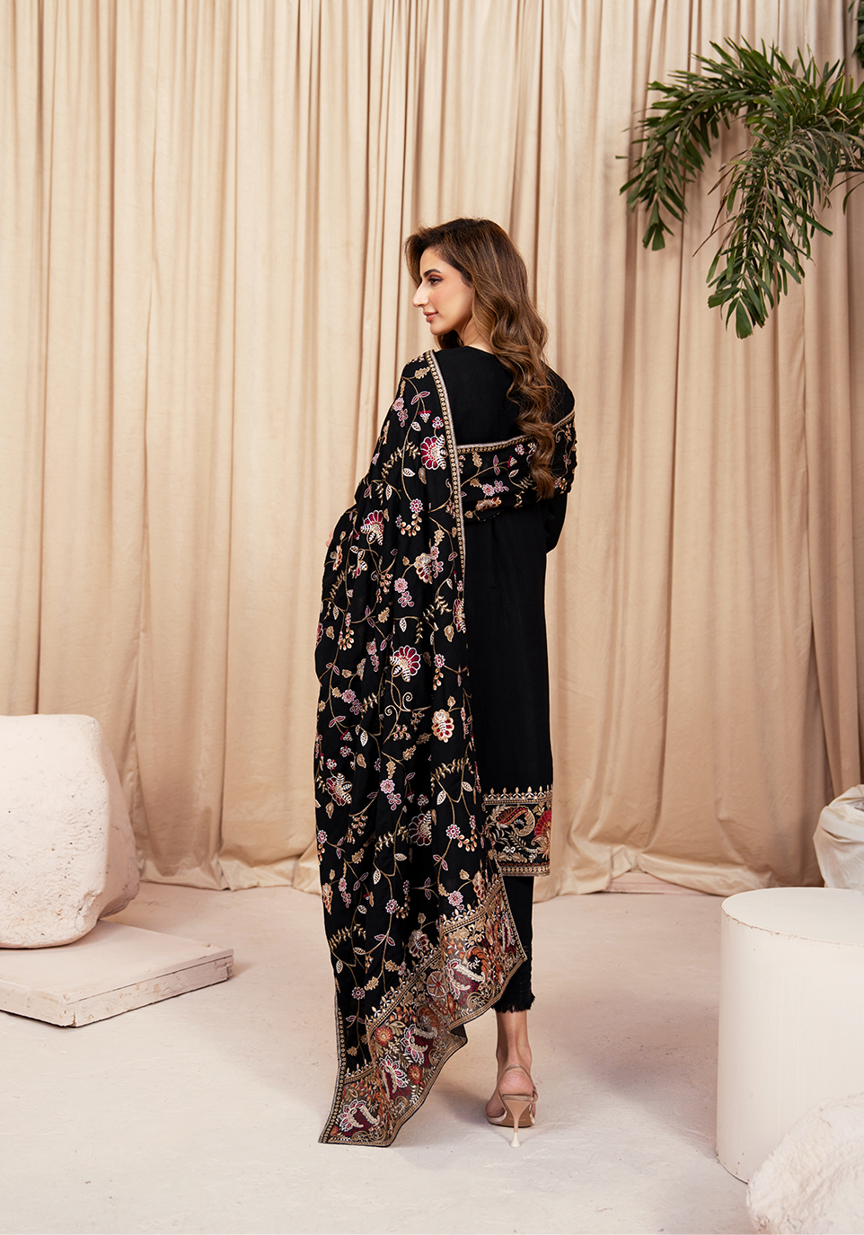 Zarqash | The Winter Luxe Pret | NOIR BLOOM