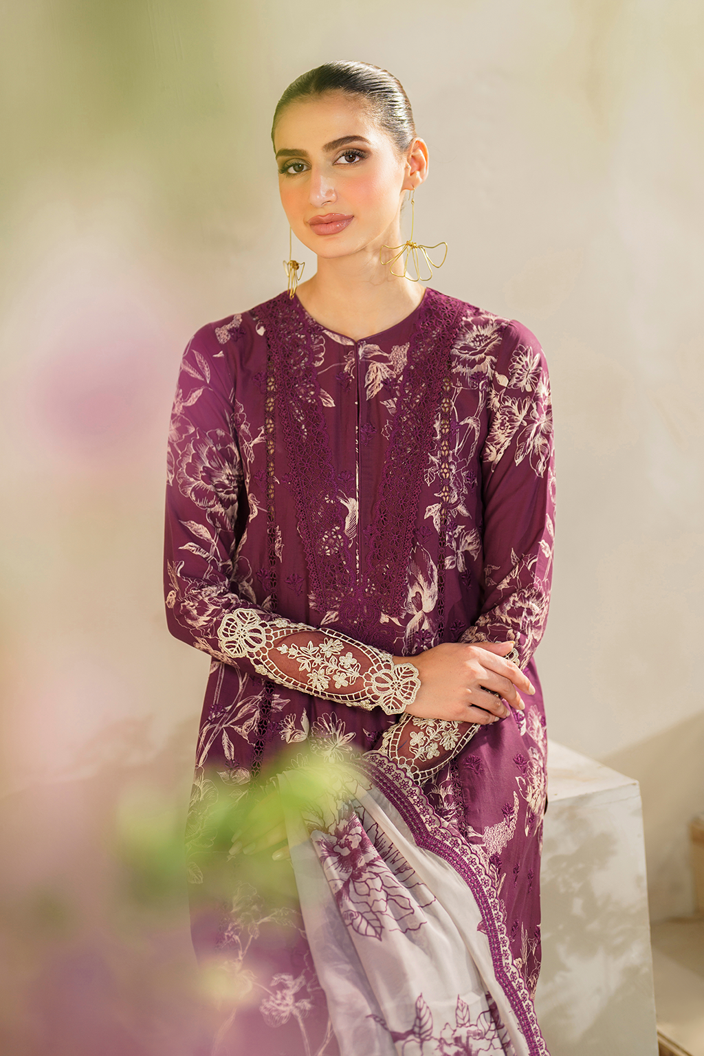 Iznik | Festive lawn 24 | SFL-04 - Khanumjan  Pakistani Clothes and Designer Dresses in UK, USA 