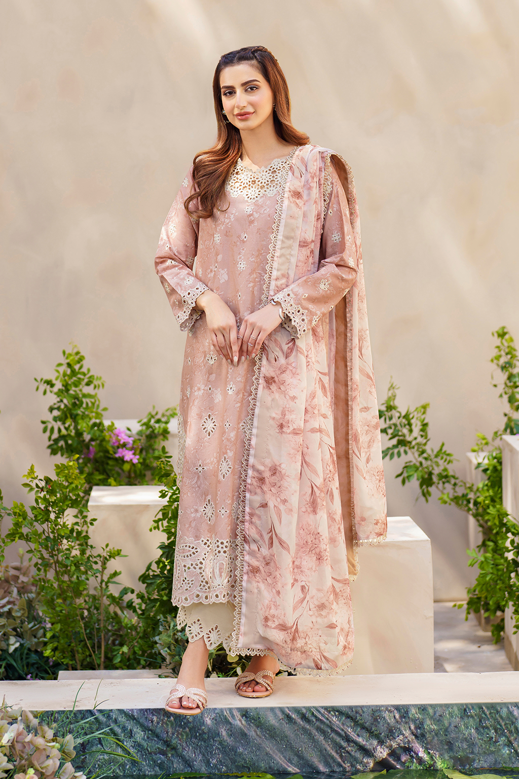 Iznik | Festive lawn 24 | SFL-11 - Khanumjan  Pakistani Clothes and Designer Dresses in UK, USA 