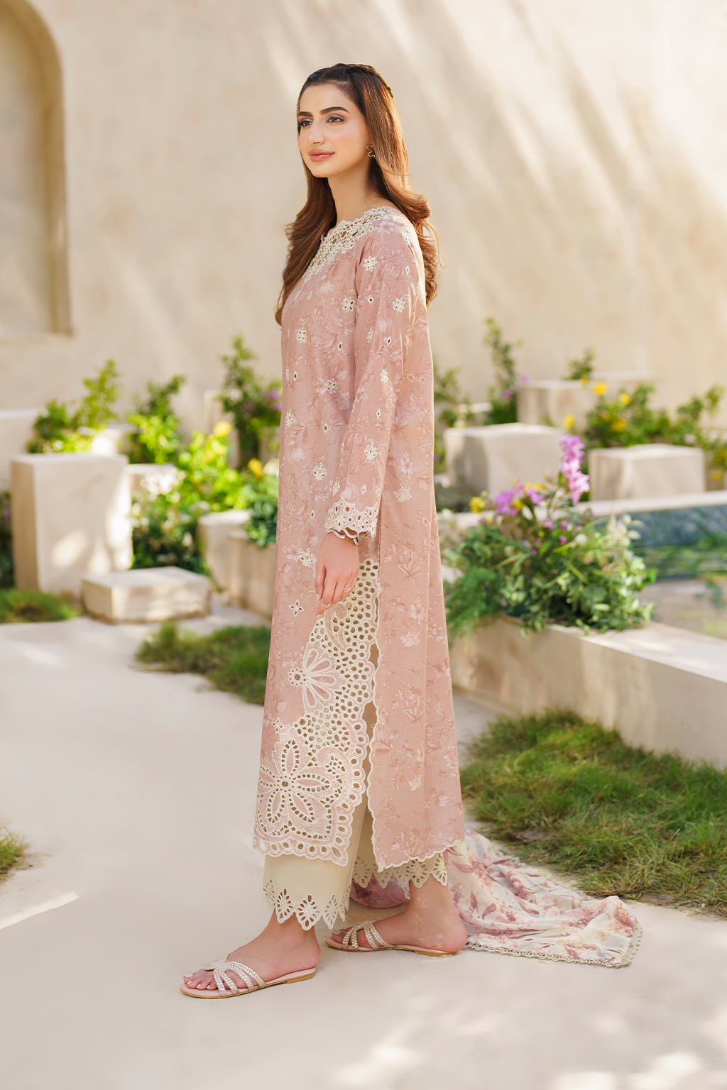 Iznik | Festive lawn 24 | SFL-11 - Khanumjan  Pakistani Clothes and Designer Dresses in UK, USA 