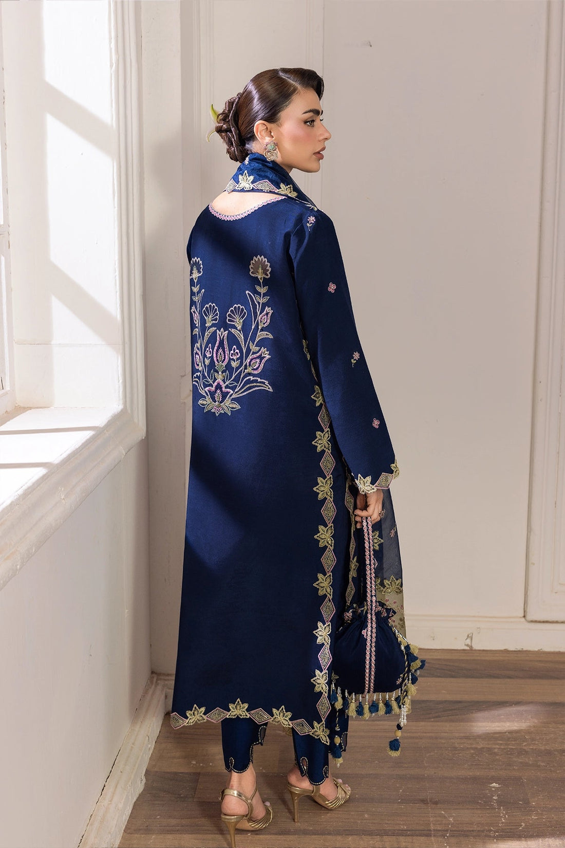 Rangrasiya | Lumeire Silk |Azul