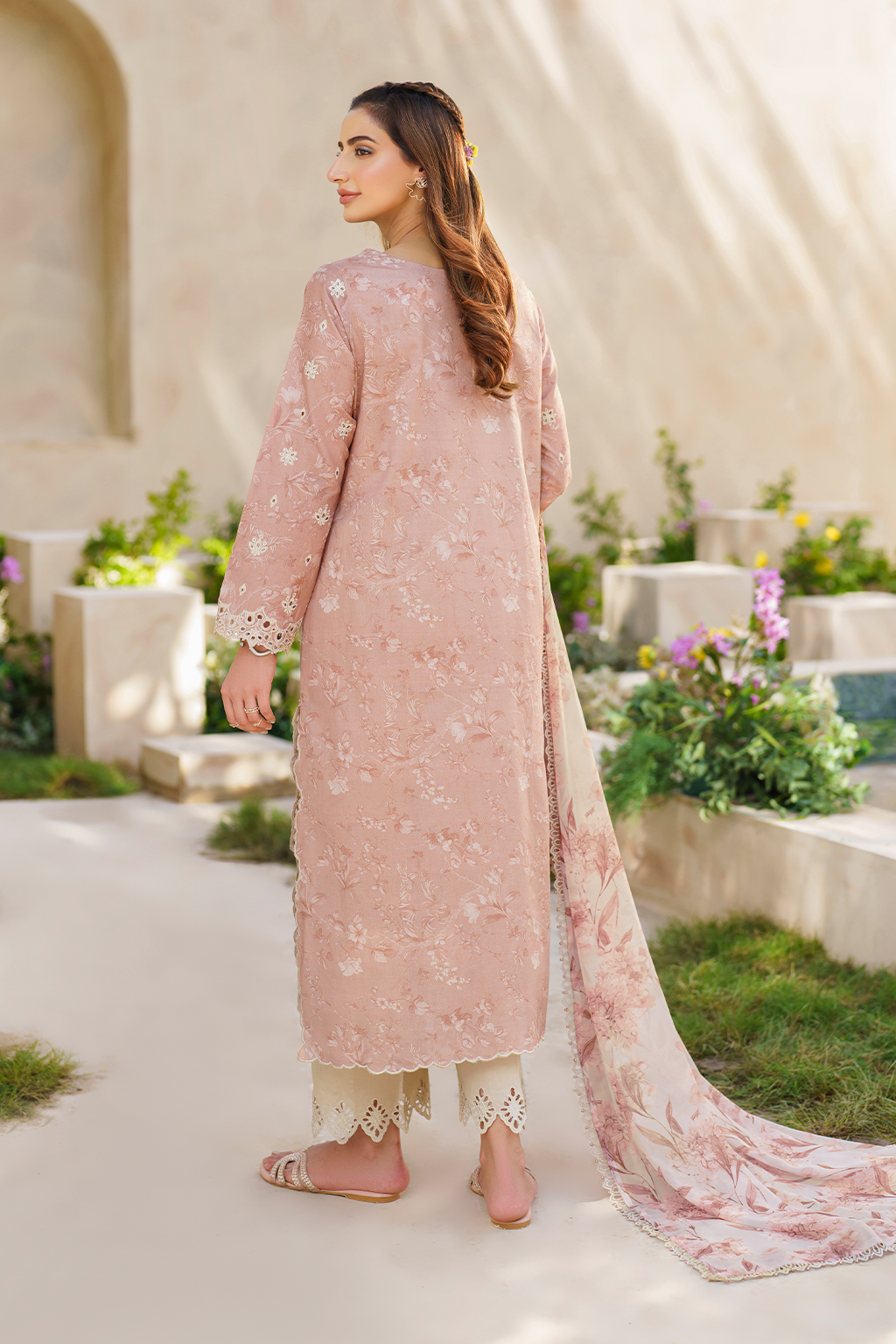 Iznik | Festive lawn 24 | SFL-11 - Khanumjan  Pakistani Clothes and Designer Dresses in UK, USA 