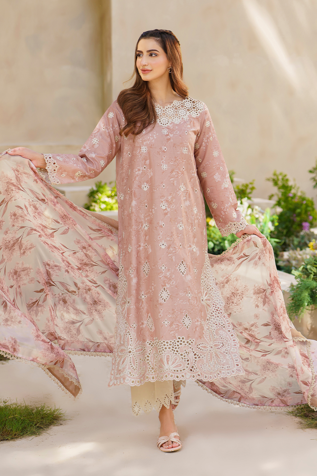 Iznik | Festive lawn 24 | SFL-11 - Khanumjan  Pakistani Clothes and Designer Dresses in UK, USA 