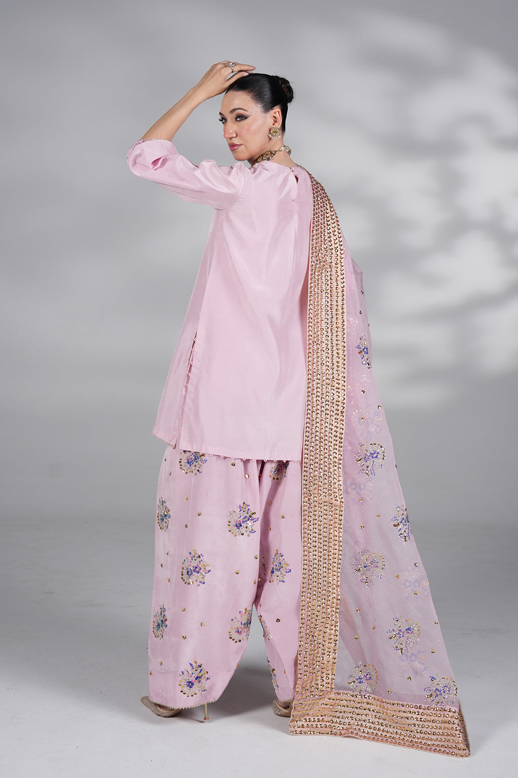 Amave | Oro Luxury Wear | AM-03