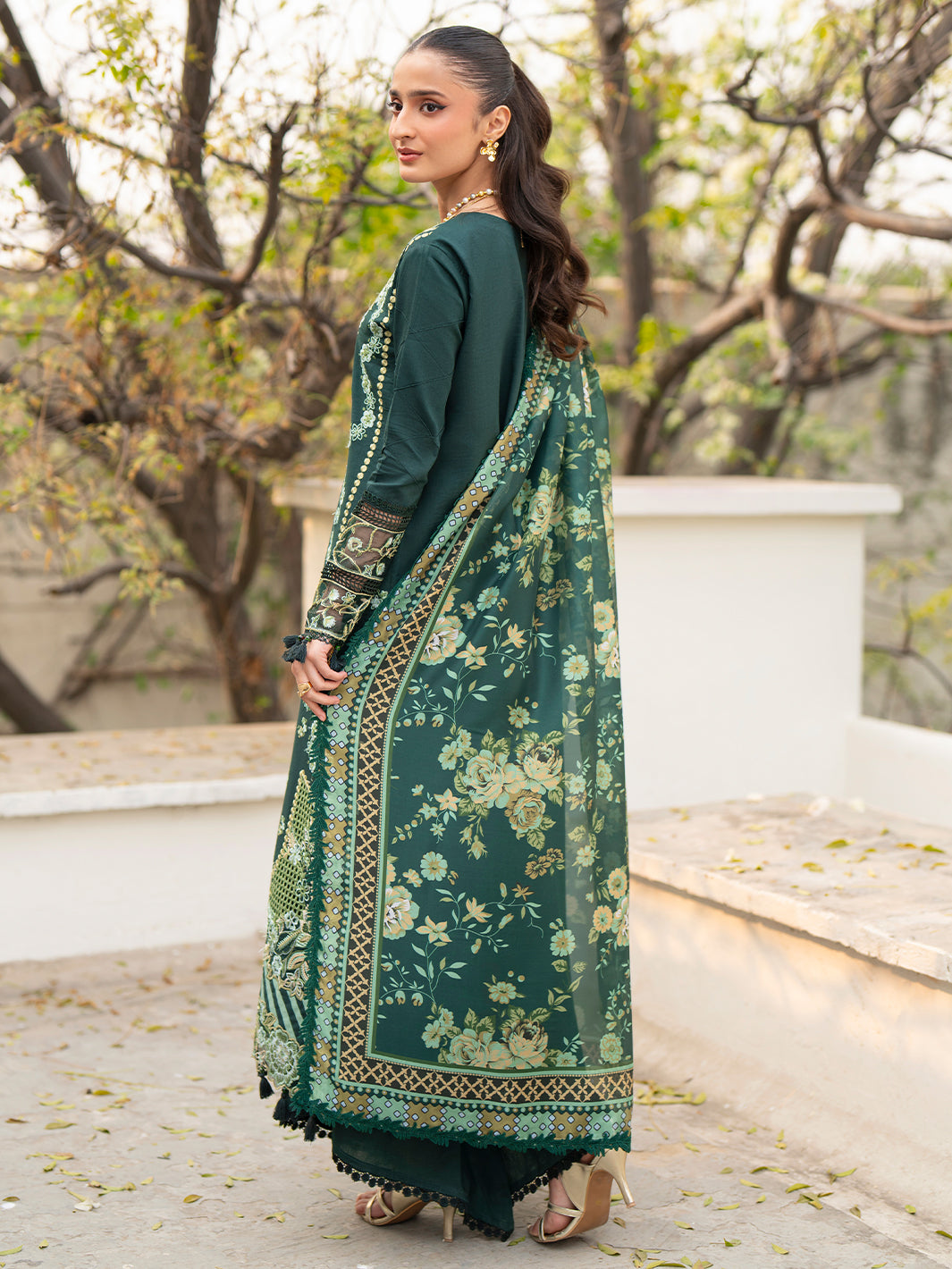 Mahnur | Angan Embroidered Lawn 26 | AN-010