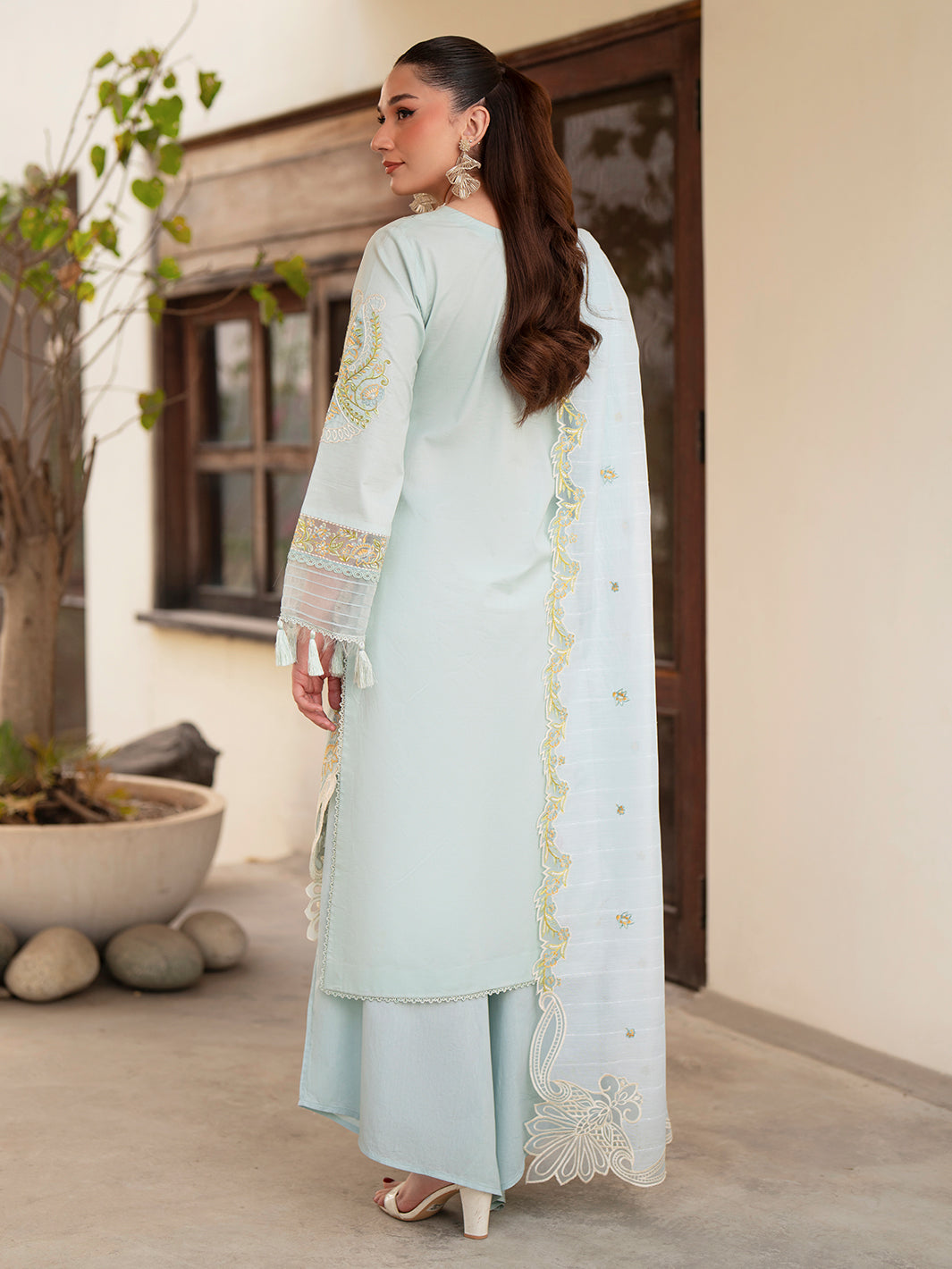 Mahnur | Angan Embroidered Lawn 26 | AN-013