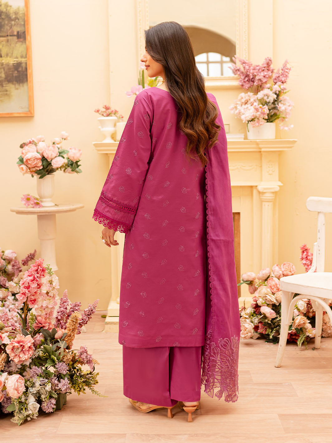 Mahnur | Twilight Luxury Lawn 25 | ANASTASIA