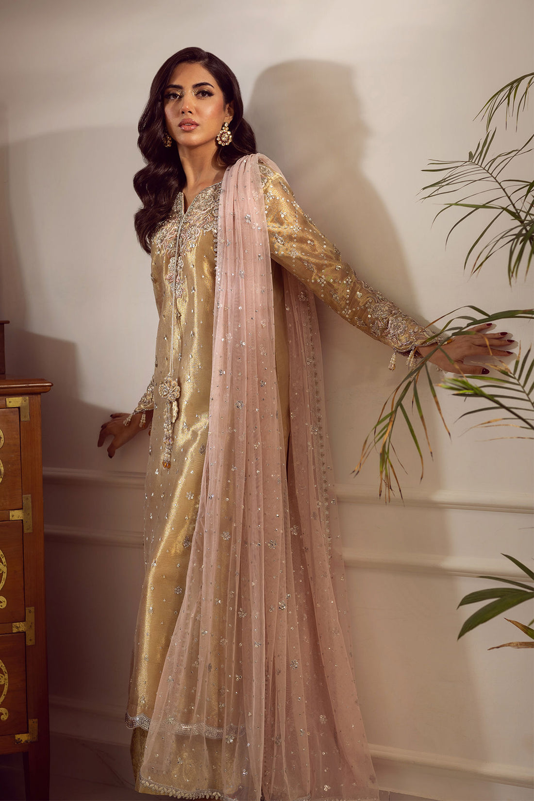 Annus Abrar | Melia Luxe Formals | Hurmia