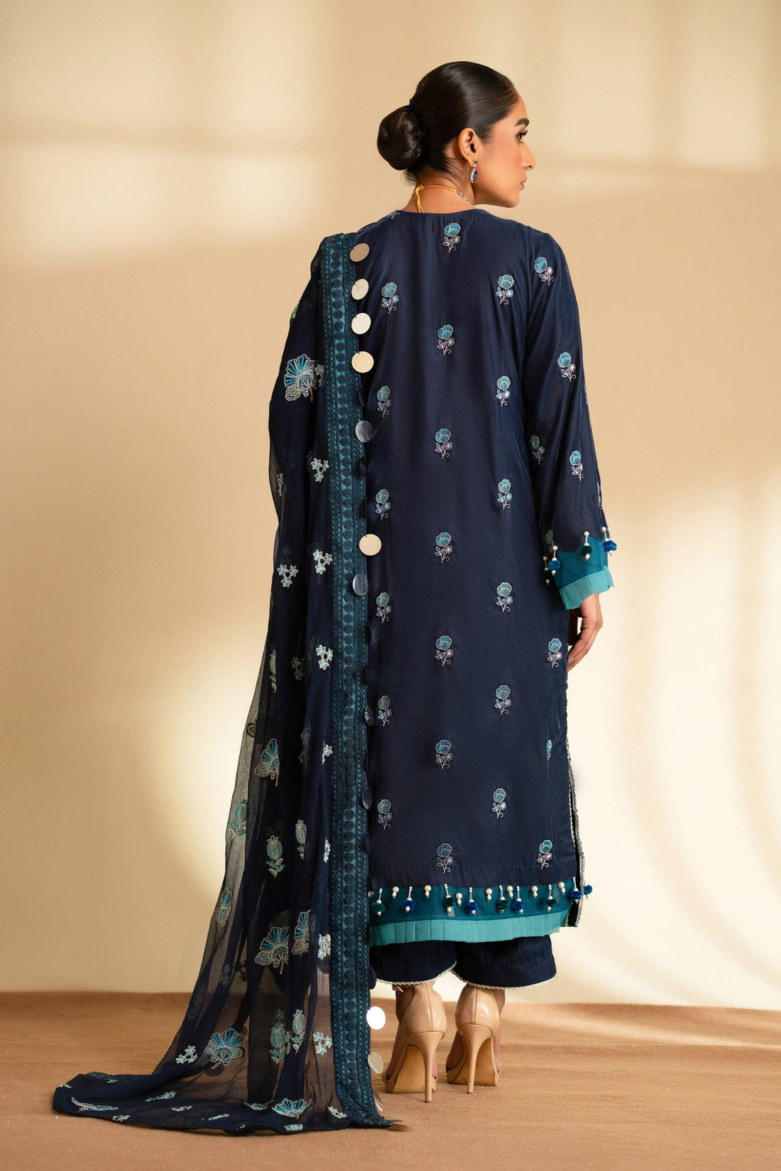 Taana Baana | The Velvet Affair | F0479B