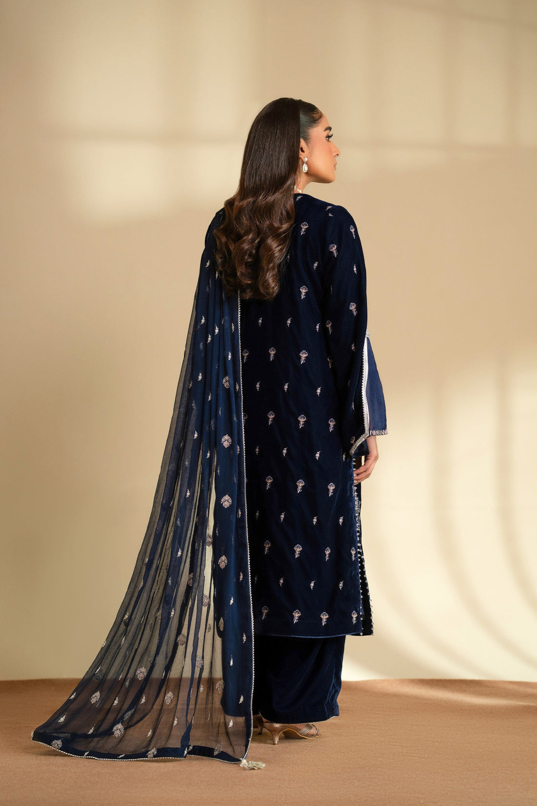 Taana Baana | The Velvet Affair | F0473