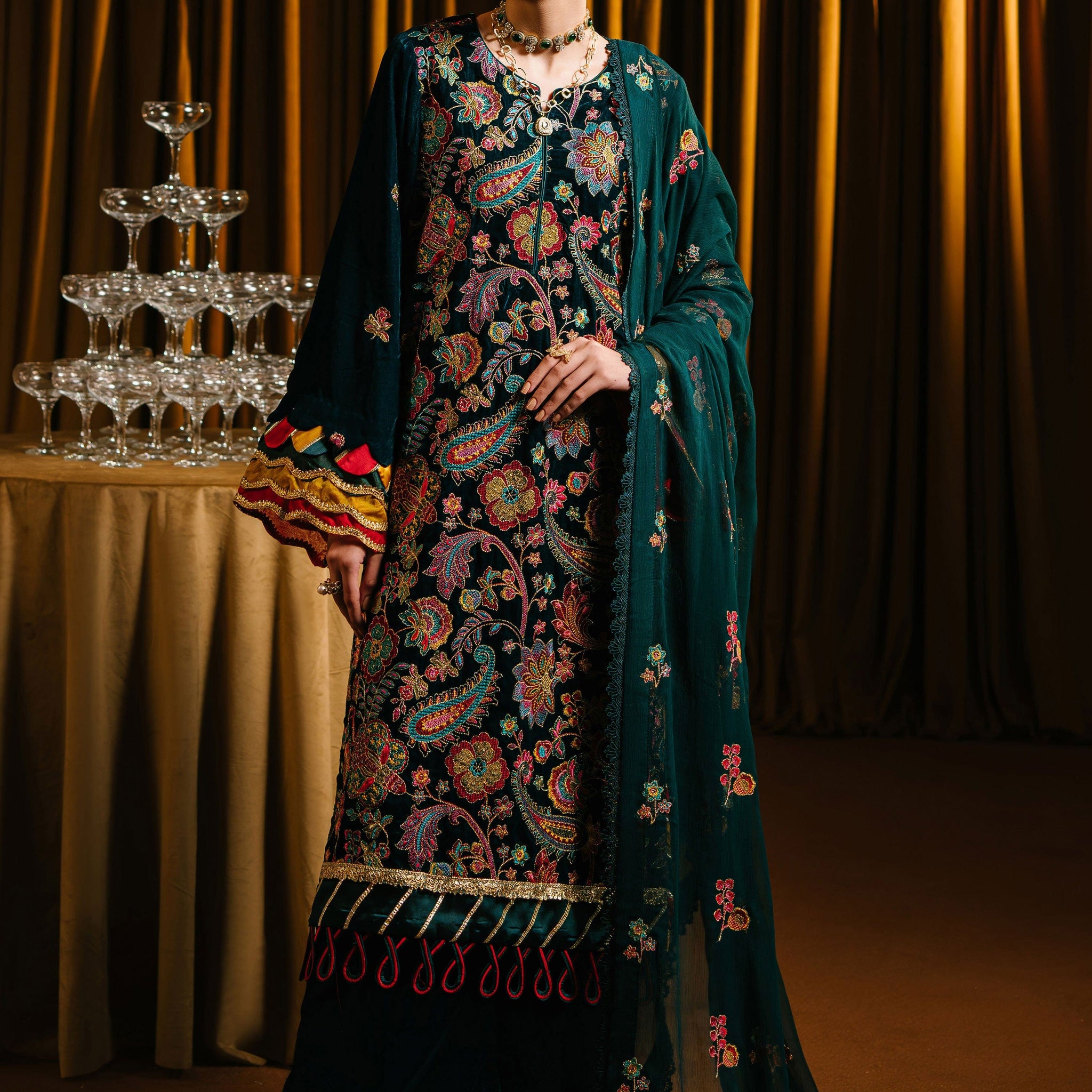 Taana Baana | The Velvet Affair | F0485