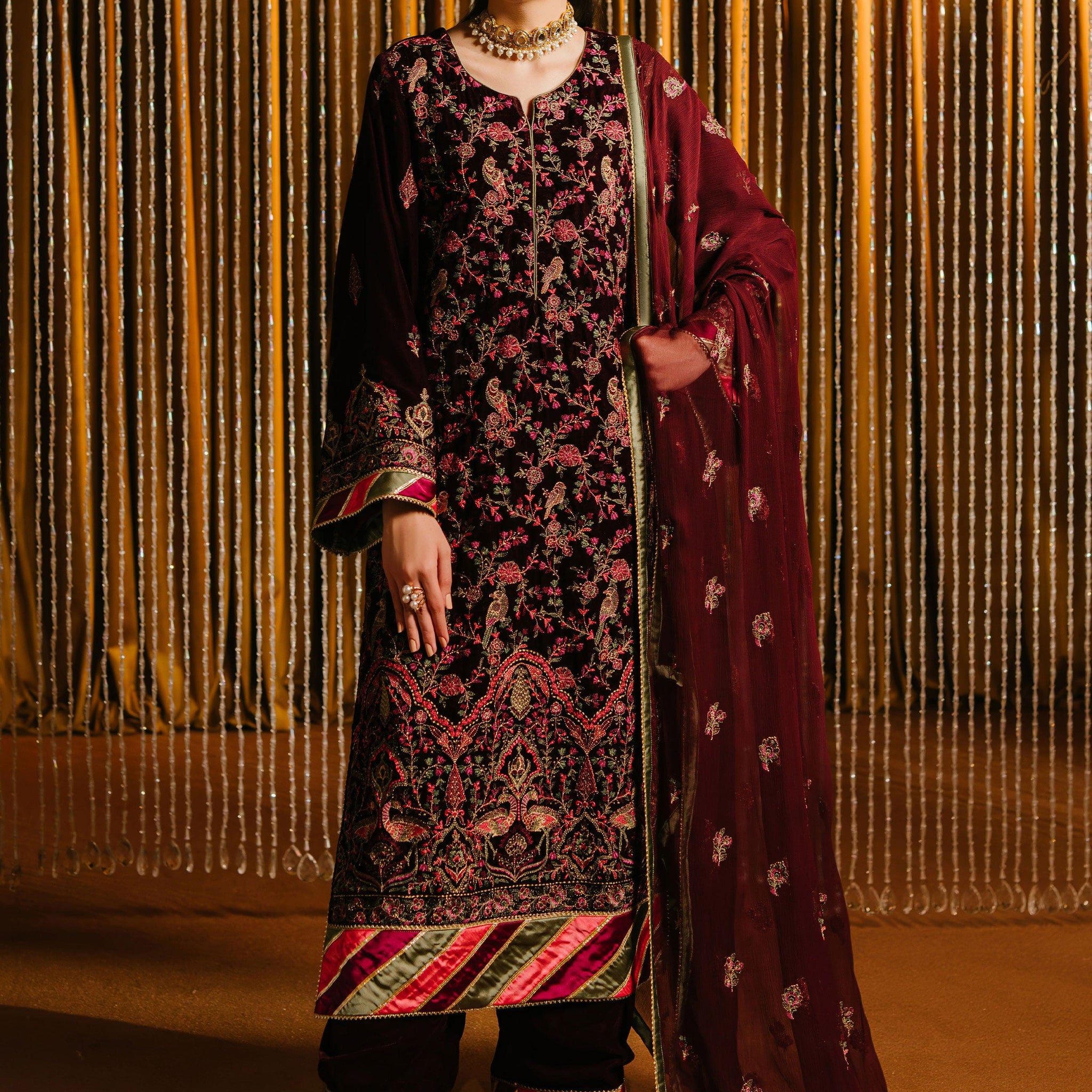 Taana Baana | The Velvet Affair | F0484B