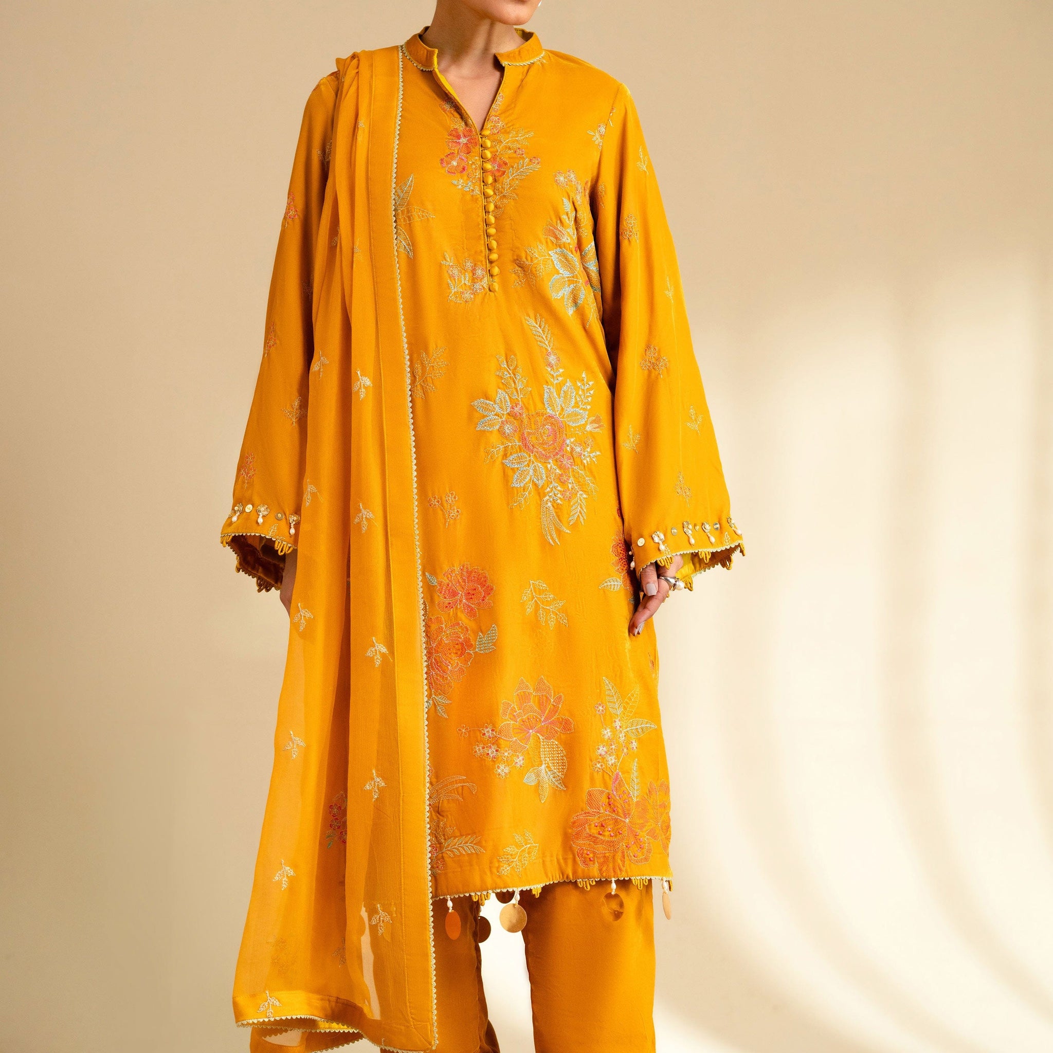 Taana Baana | The Velvet Affair | F0459