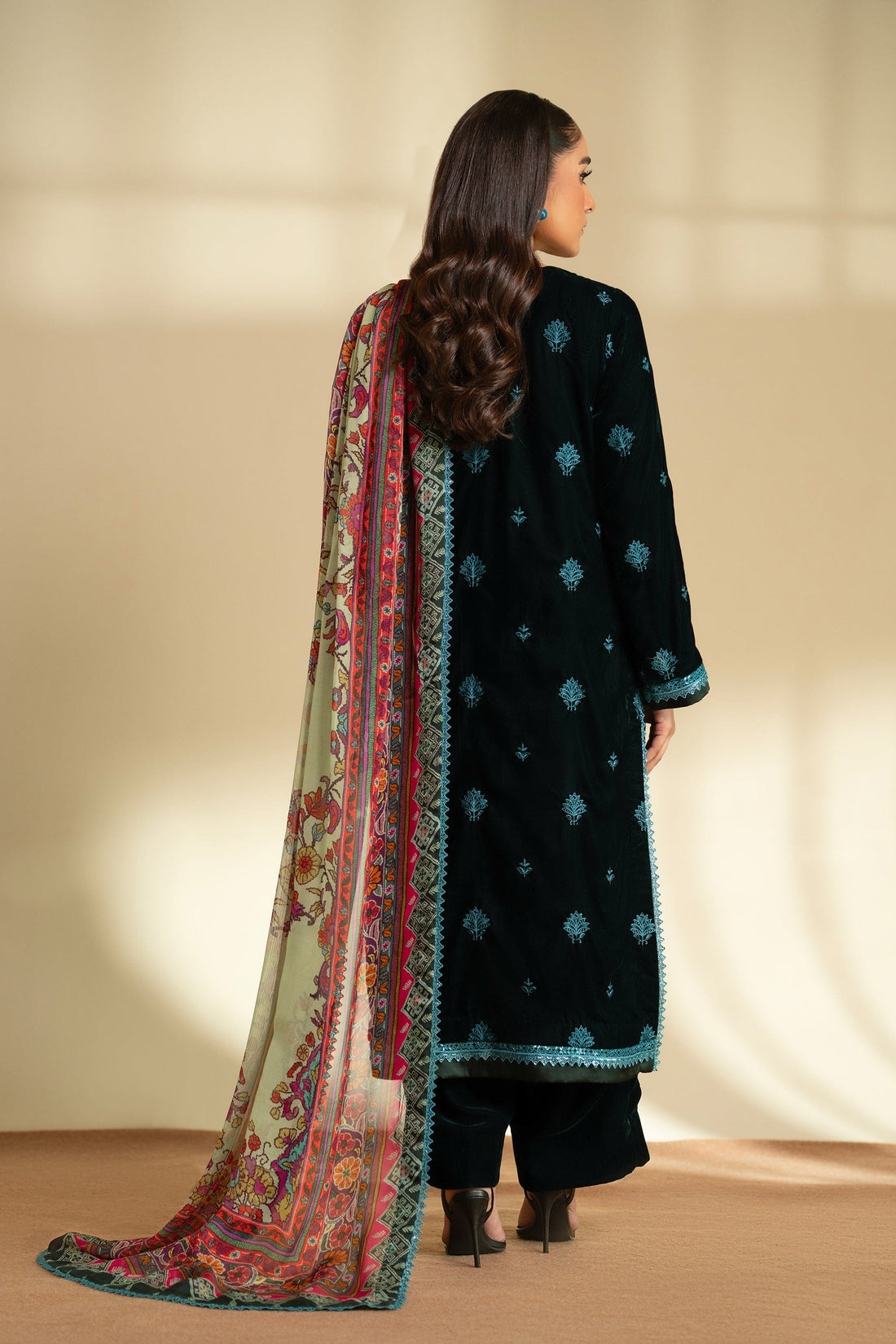 Taana Baana | The Velvet Affair | F0483