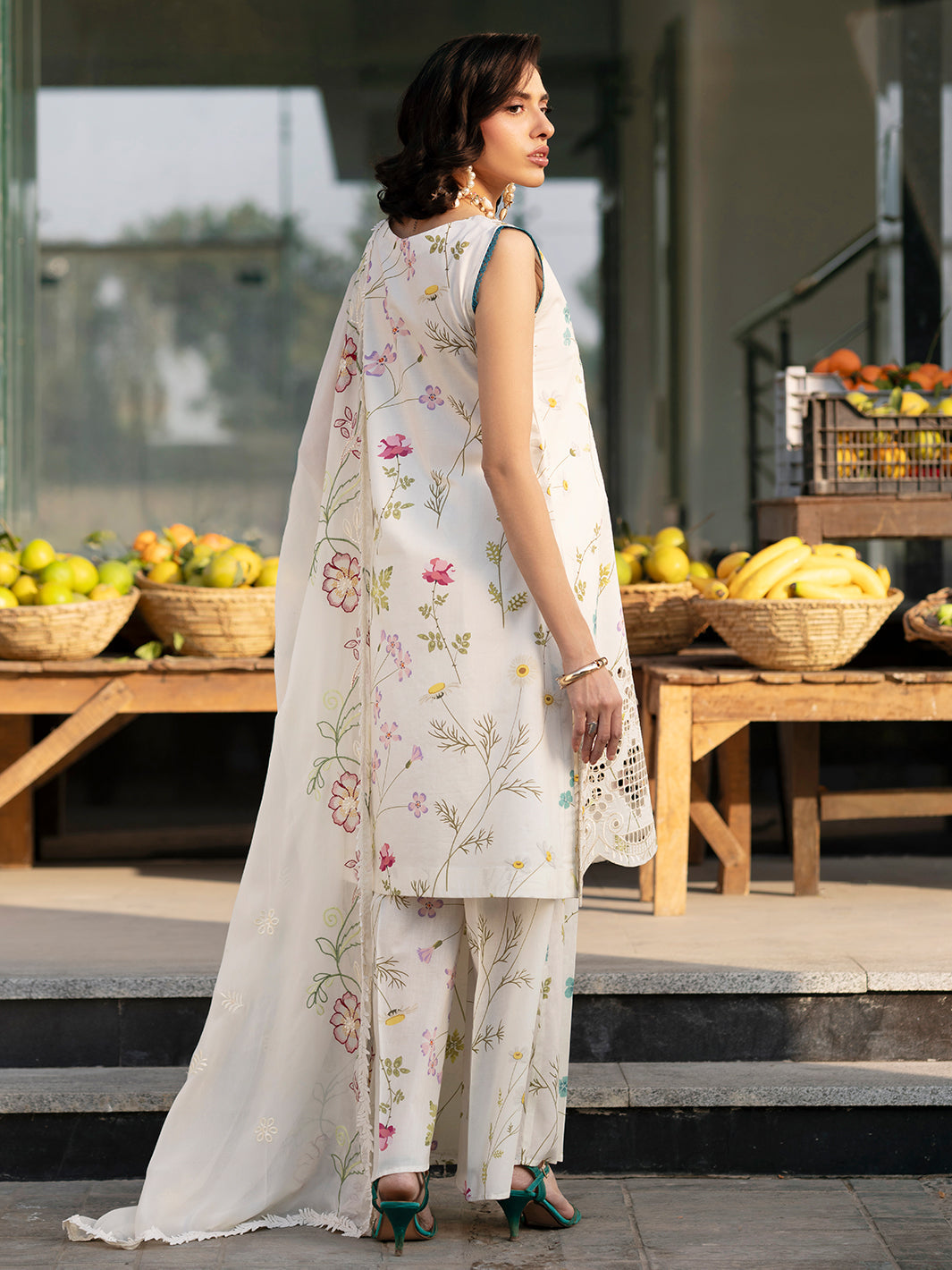 Mahnur | Broadway Luxury Lawn 26 | BW - 002