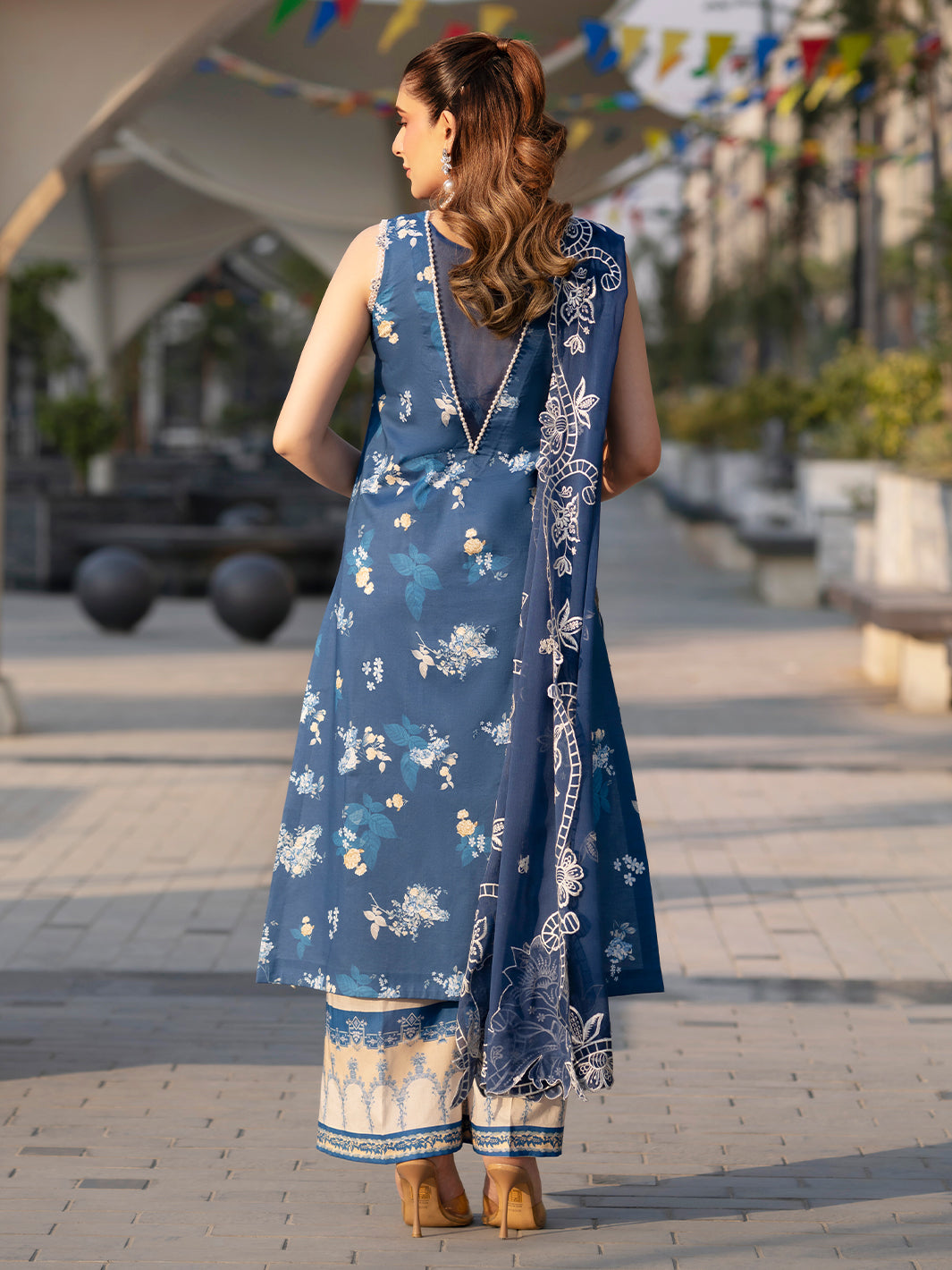 Mahnur | Broadway Luxury Lawn 26 | BW - 003