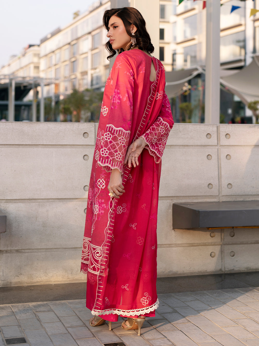 Mahnur | Broadway Luxury Lawn 26 | BW - 013