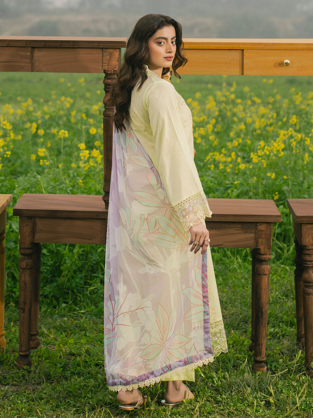 Izel | Dareen Luxury Lawn 25 | BARAN