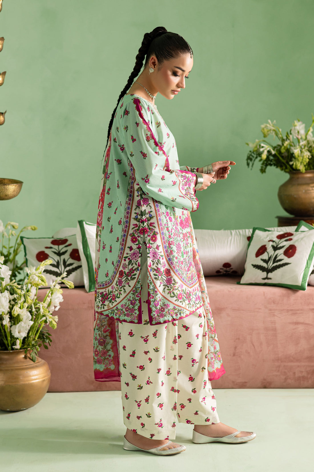 Batik | Chargbagh | Neena