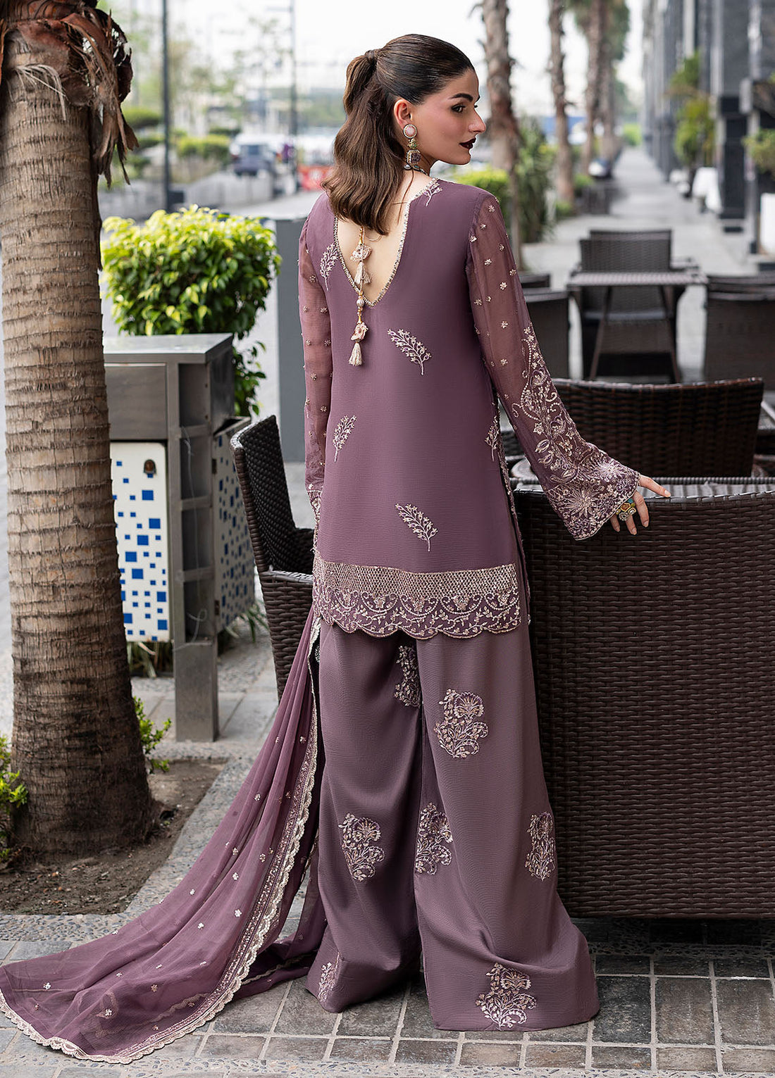 Sahane | At First Glance |   CT 25005 Roseate