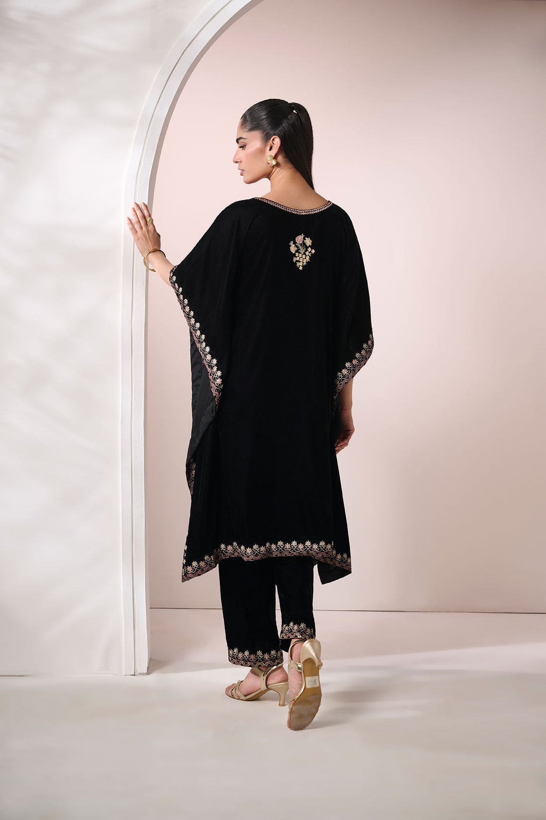 Dhanak | Velvet Edit | FW24DA-2602 BLACK