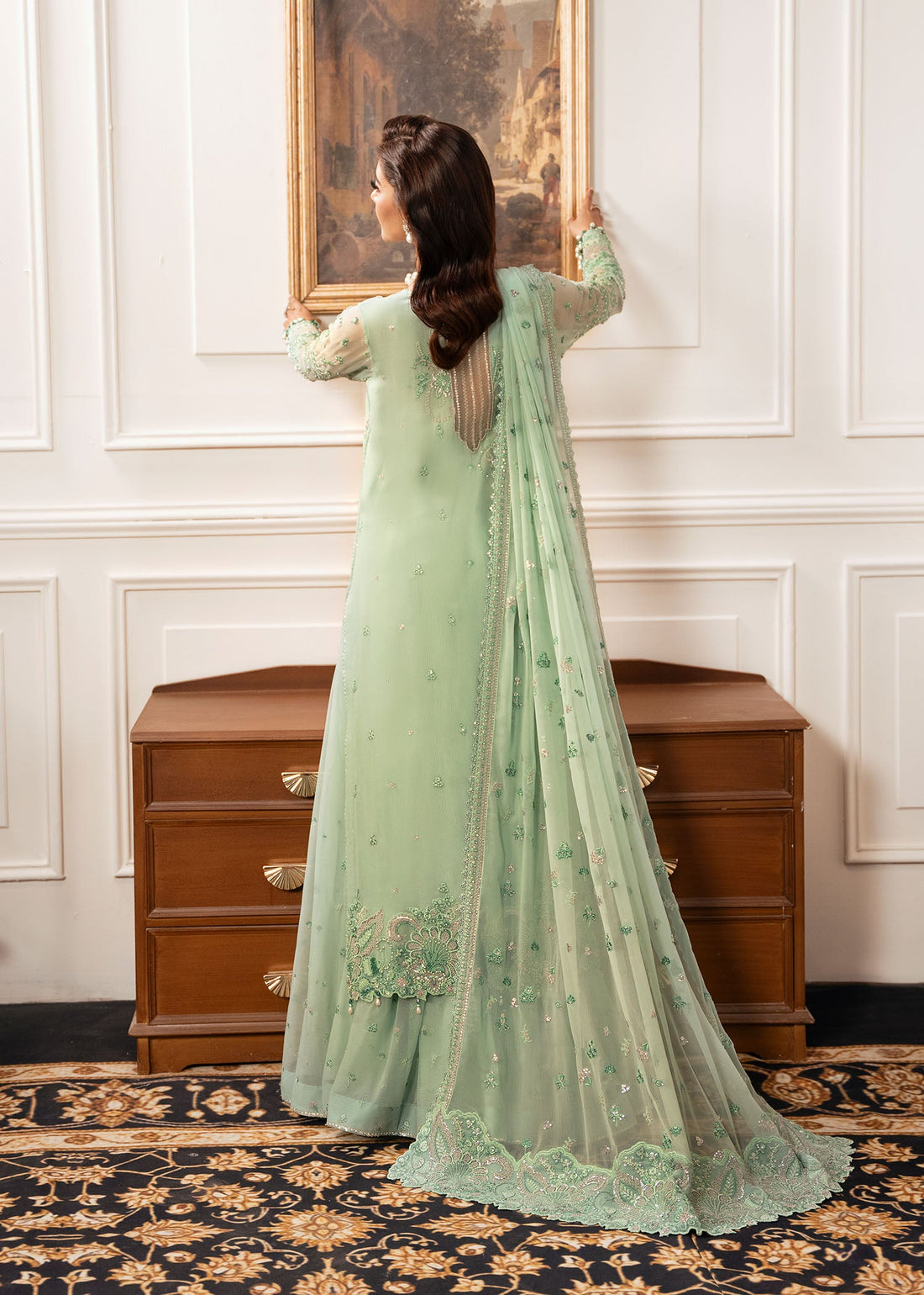 Zarizaa | Check in 5 Series | REGALIA