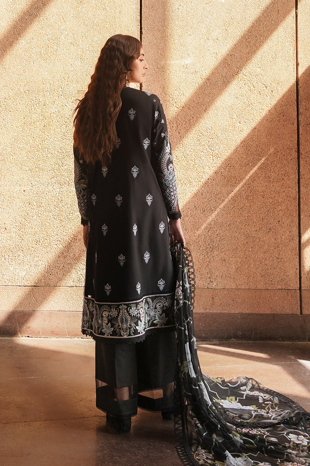 Afrozeh | Chikankari Lawn 24 |   Caviar