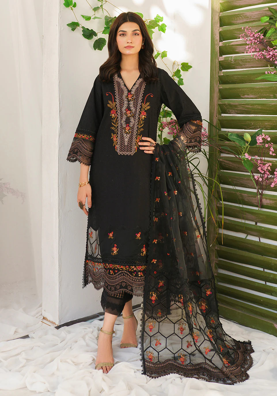 Zarqash | Belle Ame 24 | BL 007 Jardin Noir - Khanumjan  Pakistani Clothes and Designer Dresses in UK, USA 