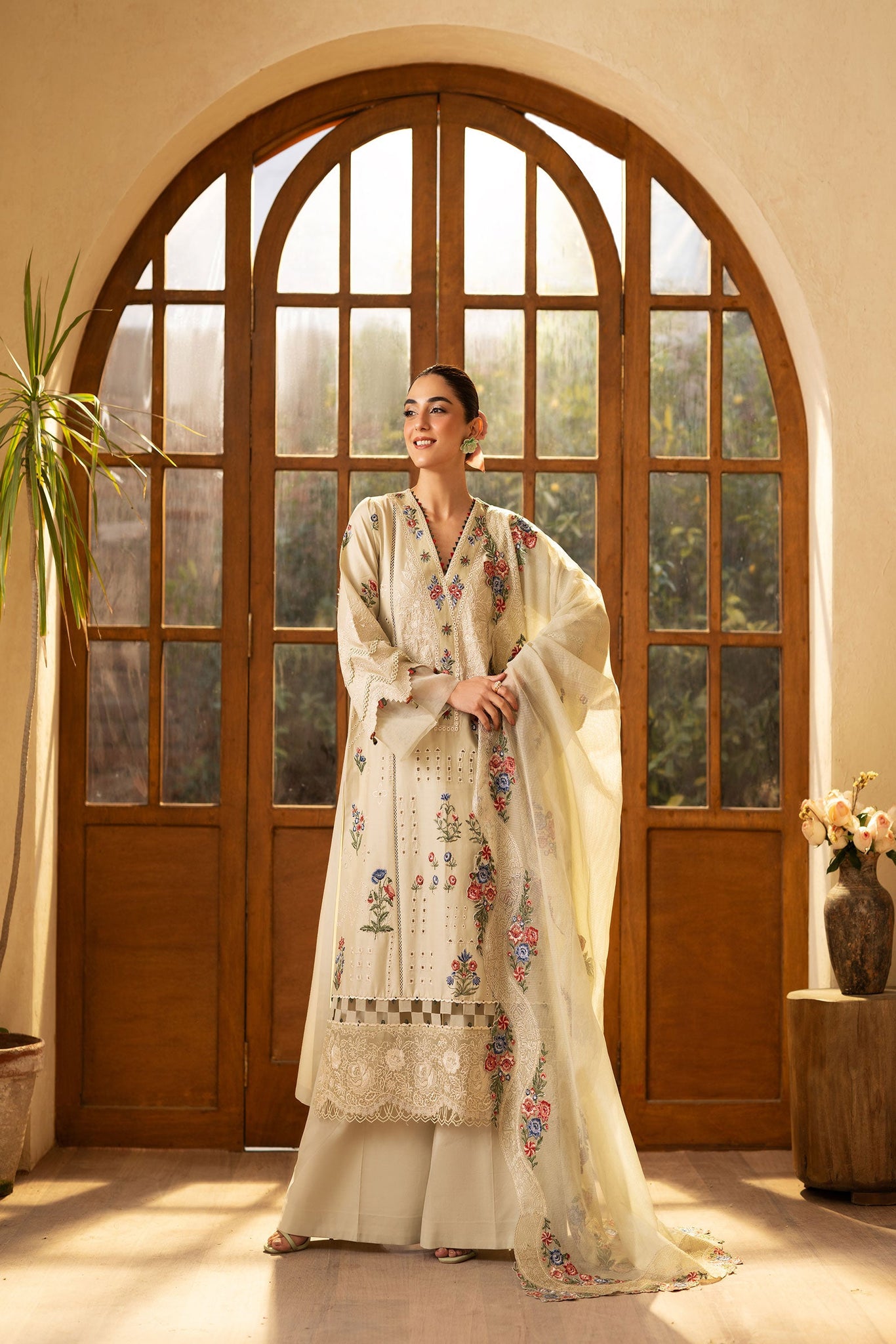 Maryam Hussain | Luxury Lawn 25 |  Mint