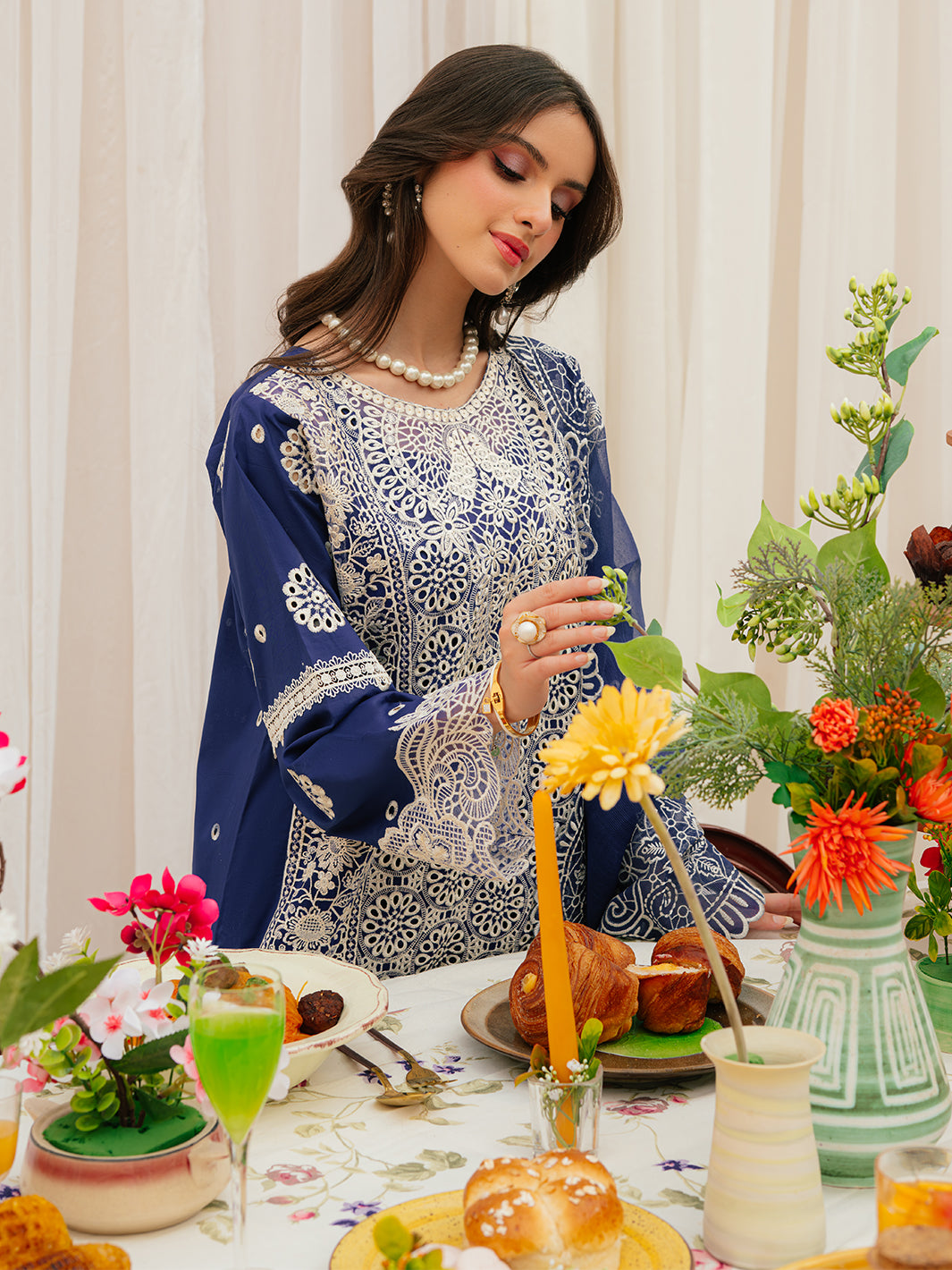 Mahnur | Allenura Luxury Lawn 24 | ELYSIUM - Khanumjan  Pakistani Clothes and Designer Dresses in UK, USA 