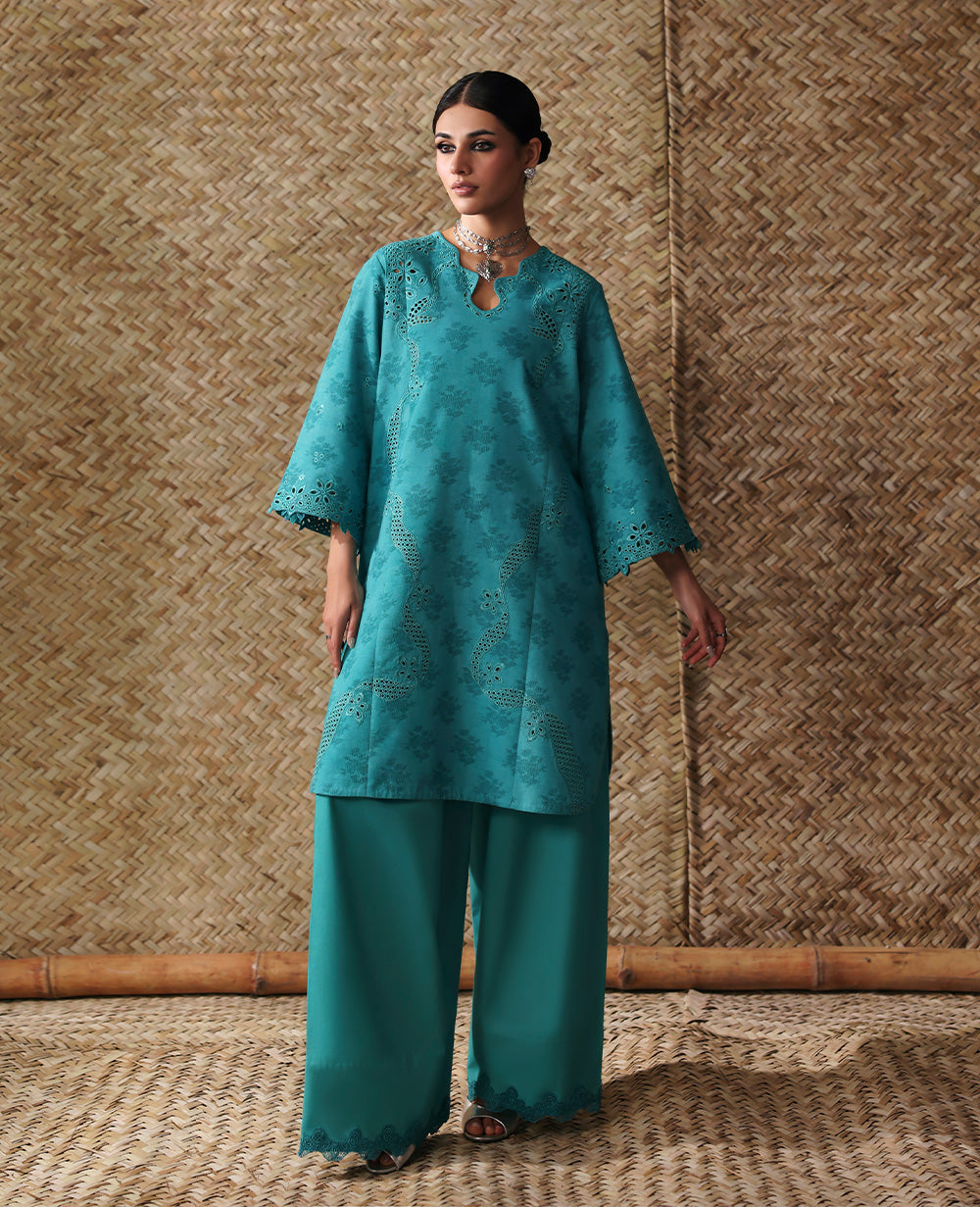 Republic Womenswear | Neoma Essential Basic Pret 26 |Alira