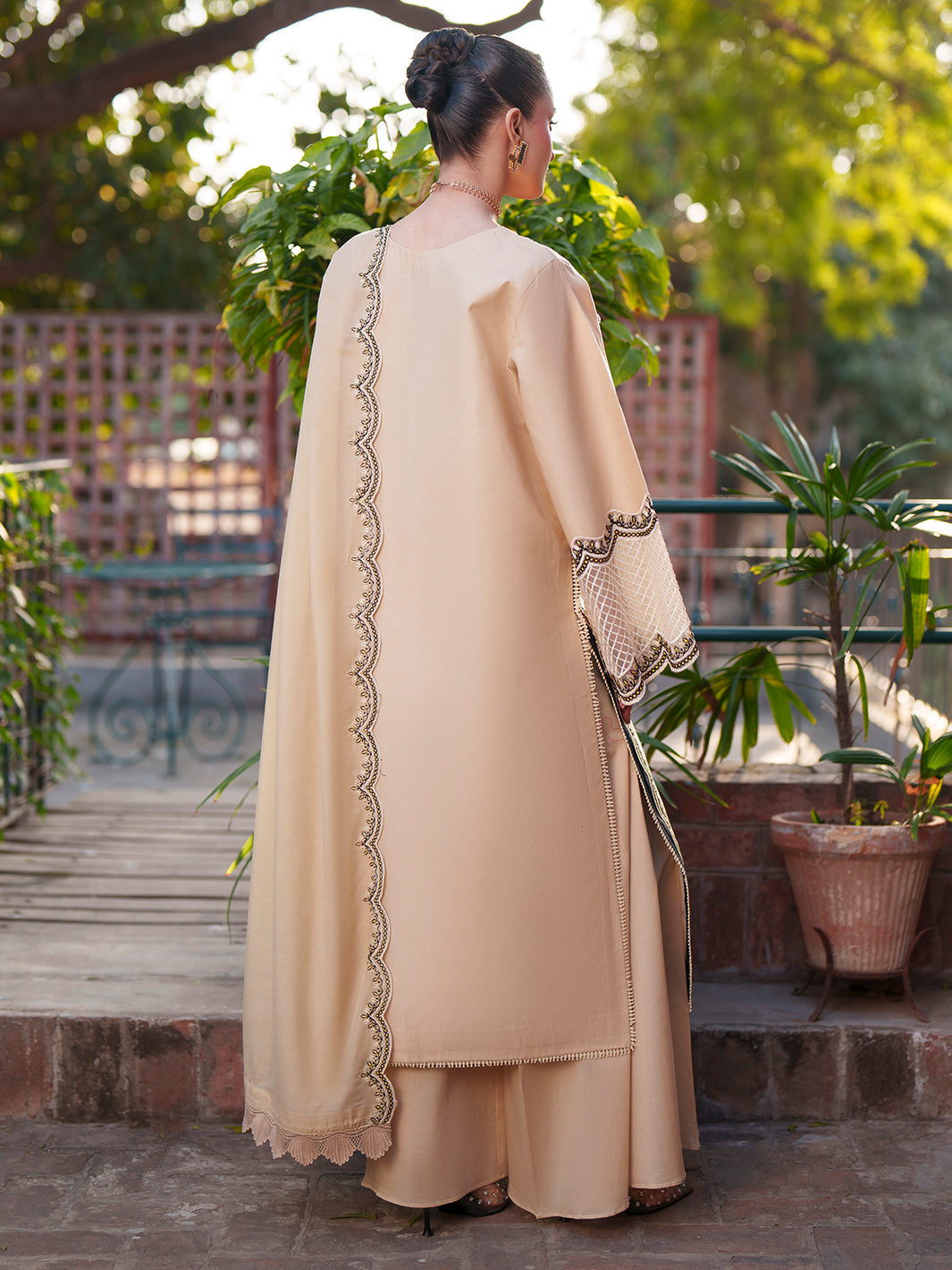 Mahnur | Fiona Lawn 26 | F-04