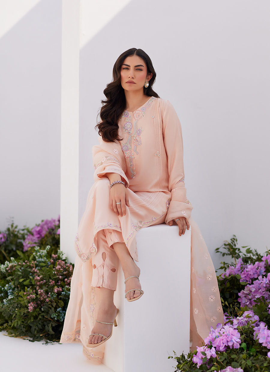 Farah Talib Aziz | Zaza Luxe Pret 24 | ELEA PEACH EMBROIDERED RAW SILK SHIRT AND DUPATTA - Khanumjan  Pakistani Clothes and Designer Dresses in UK, USA 