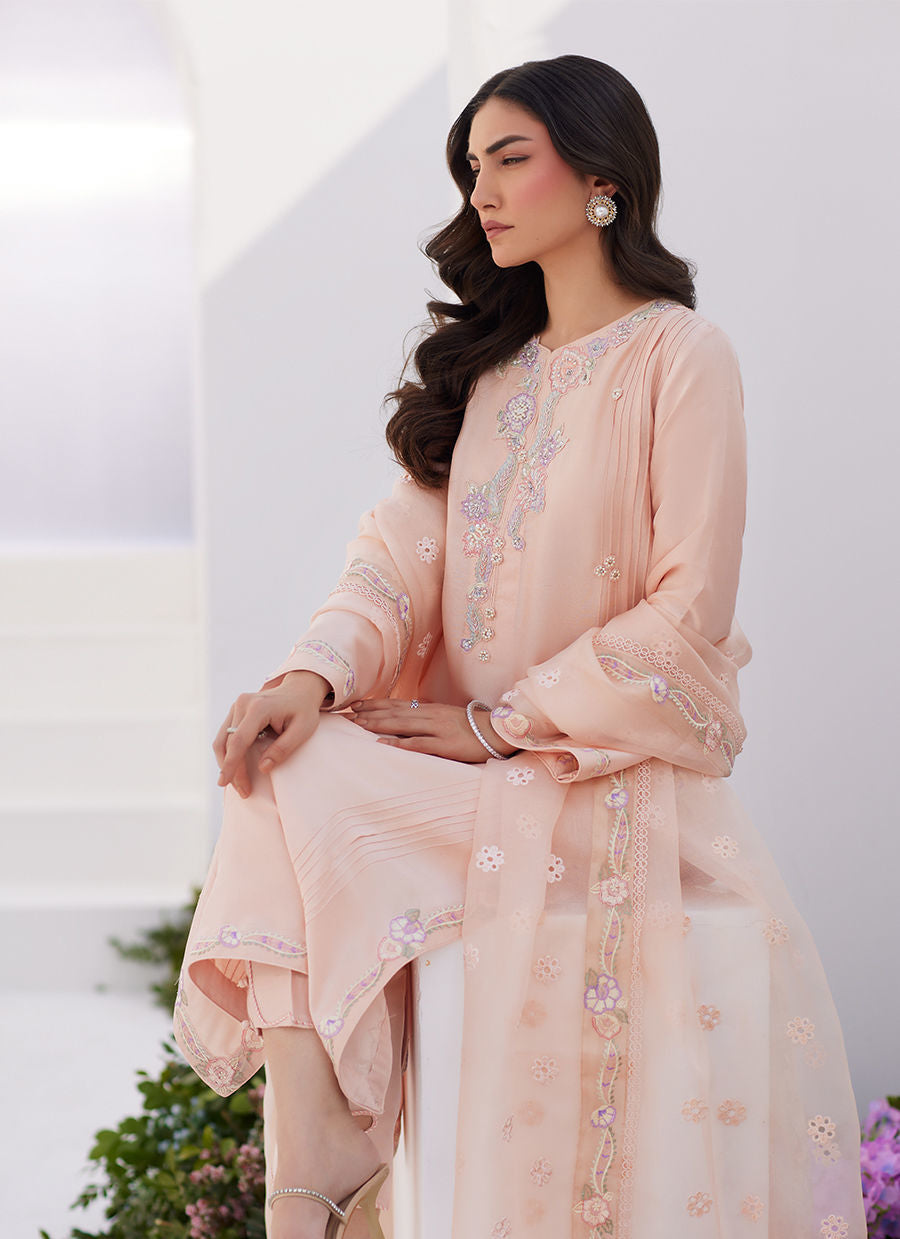 Farah Talib Aziz | Zaza Luxe Pret 24 | ELEA PEACH EMBROIDERED RAW SILK SHIRT AND DUPATTA - Khanumjan  Pakistani Clothes and Designer Dresses in UK, USA 