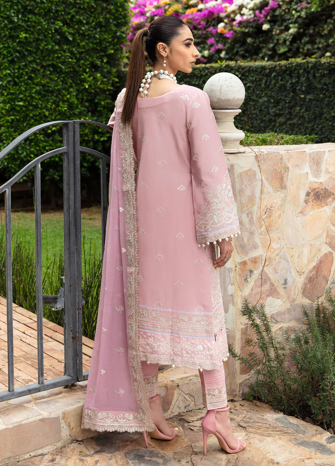 Gulaal | Luxury Lawn 24 | EMELIA (GL-LL-24V1-03) - Khanumjan  Pakistani Clothes and Designer Dresses in UK, USA 