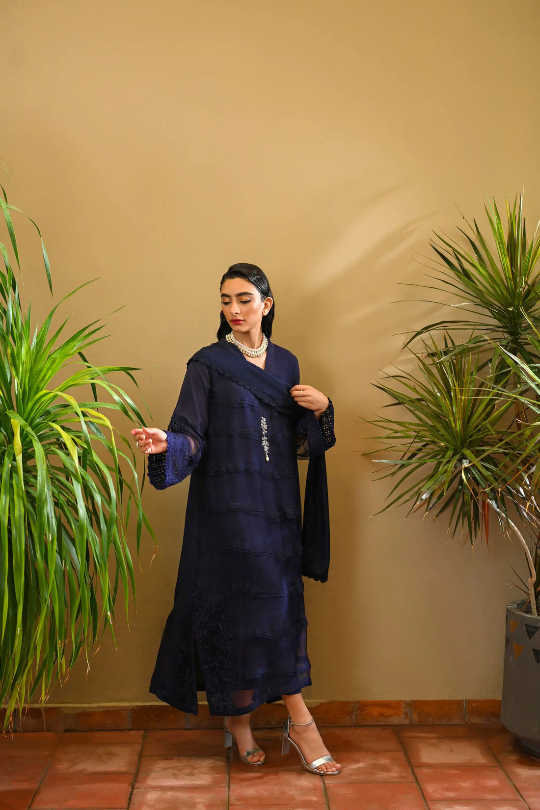 Hue Pret | Leilah Formals 23 | Iris - Khanumjan  Pakistani Clothes and Designer Dresses in UK, USA 