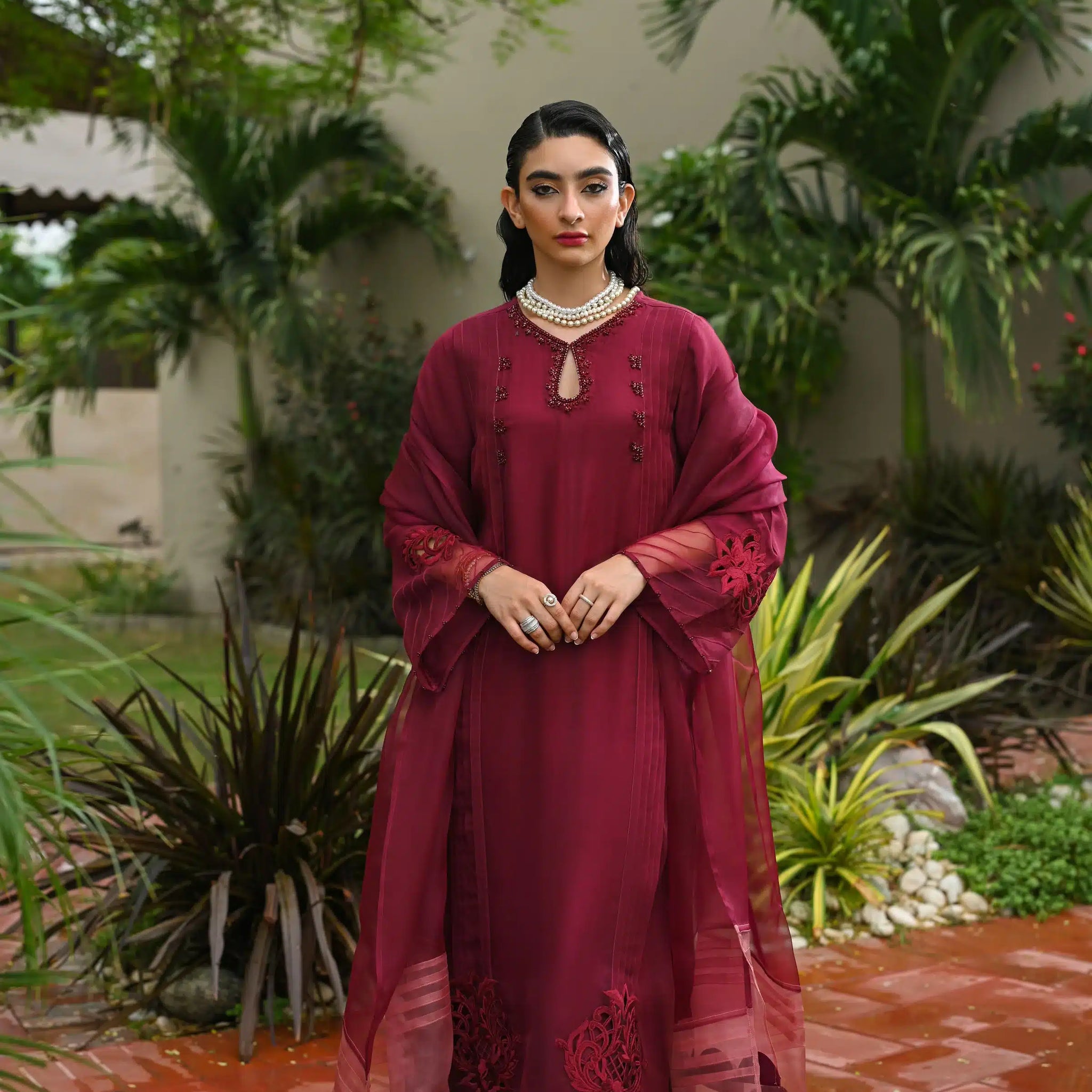 Hue Pret | Leilah Formals 23 | Crimson - Khanumjan  Pakistani Clothes and Designer Dresses in UK, USA 