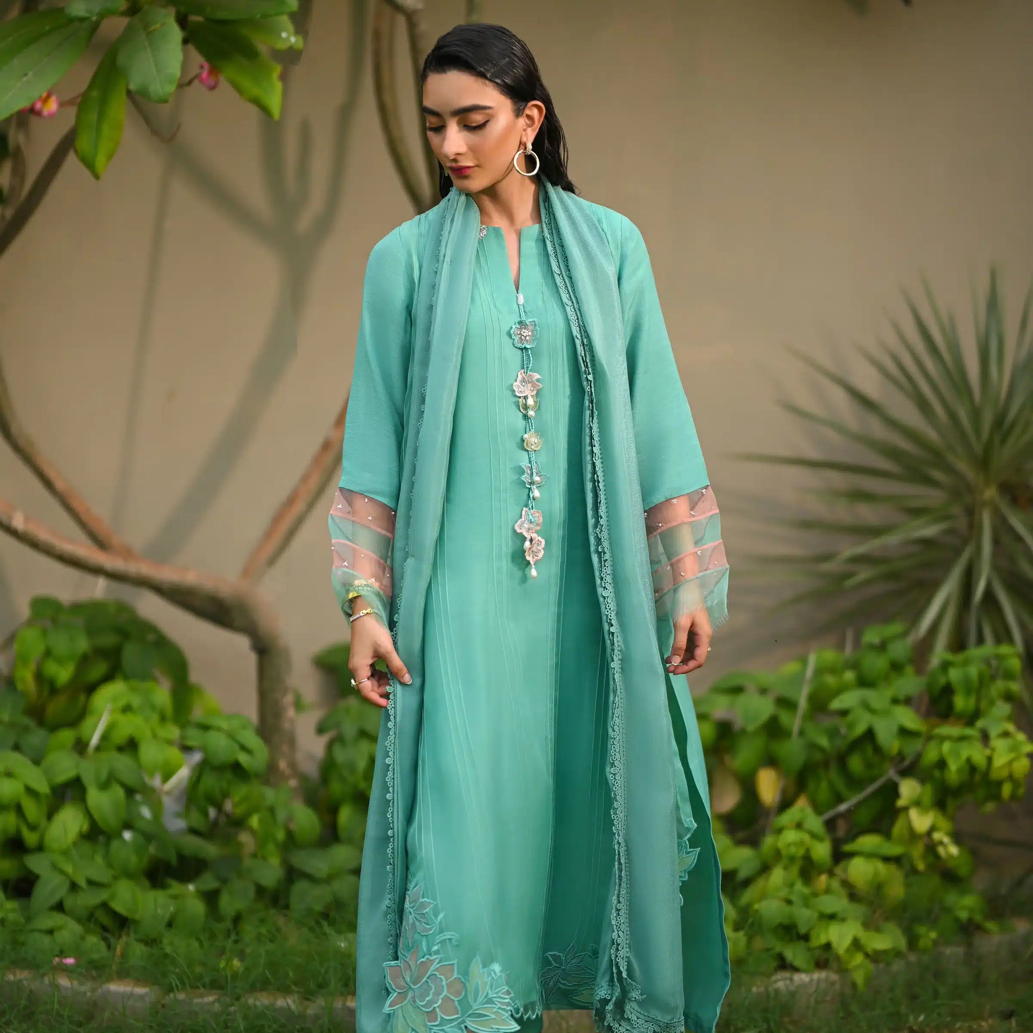 Hue Pret | Leilah Formals 23 | Breeze - Khanumjan  Pakistani Clothes and Designer Dresses in UK, USA 