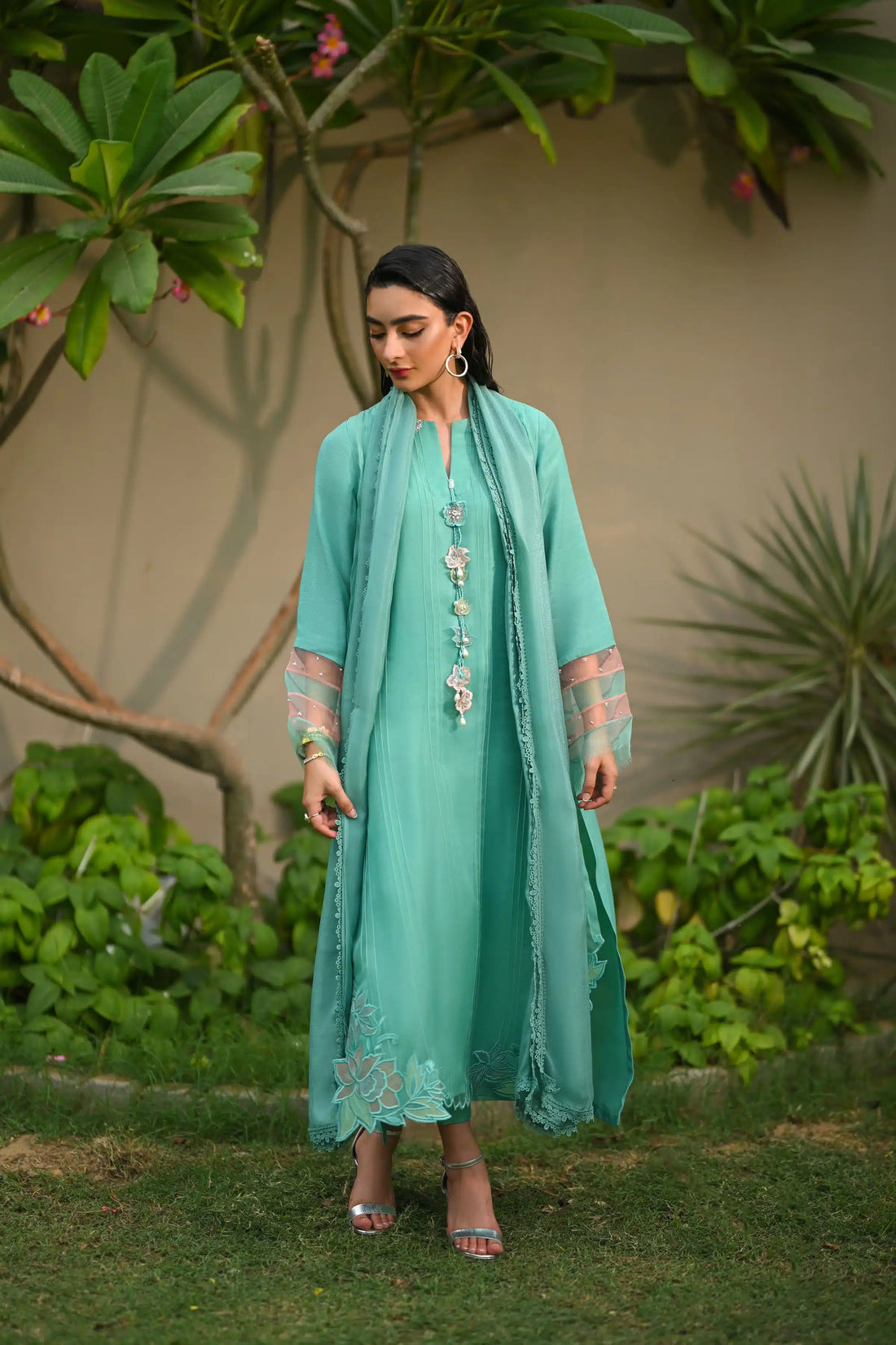 Hue Pret | Leilah Formals 23 | Breeze - Khanumjan  Pakistani Clothes and Designer Dresses in UK, USA 