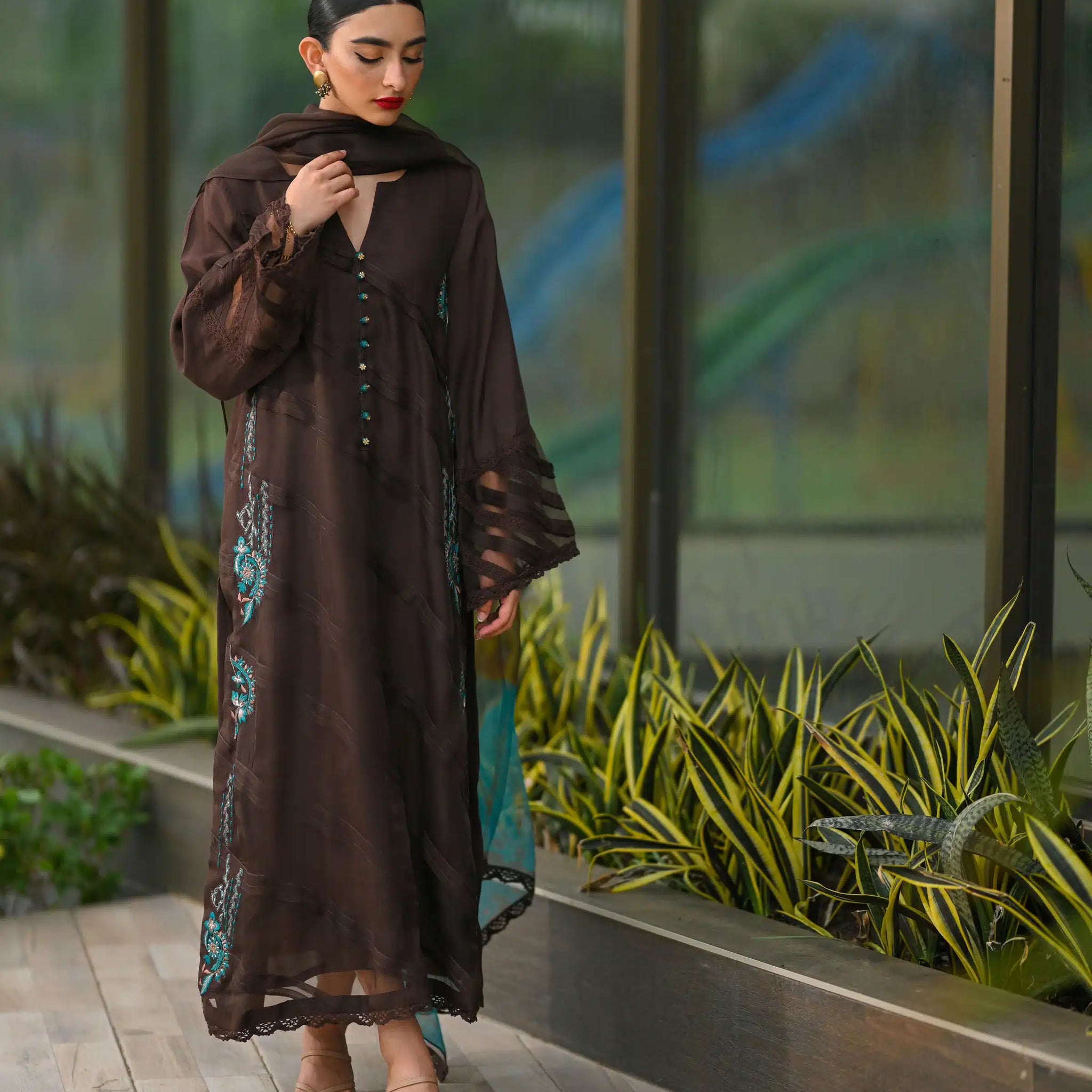 Hue Pret | Leilah Formals 23 | Sahara - Khanumjan  Pakistani Clothes and Designer Dresses in UK, USA 