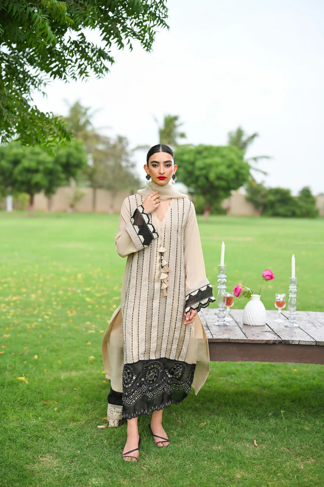 Hue Pret | Leilah Formals 23 | Carnation - Khanumjan  Pakistani Clothes and Designer Dresses in UK, USA 