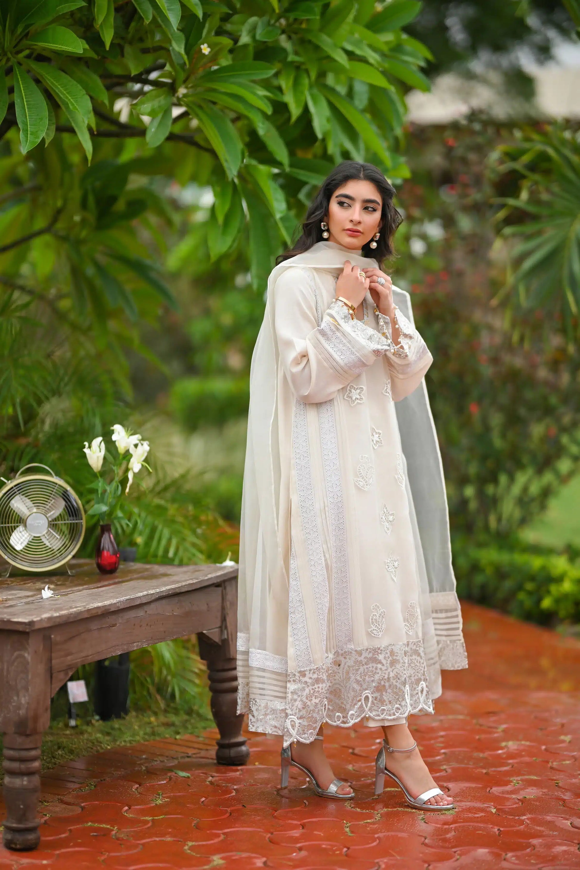 Hue Pret | Leilah Formals 23 | Pearl - Khanumjan  Pakistani Clothes and Designer Dresses in UK, USA 