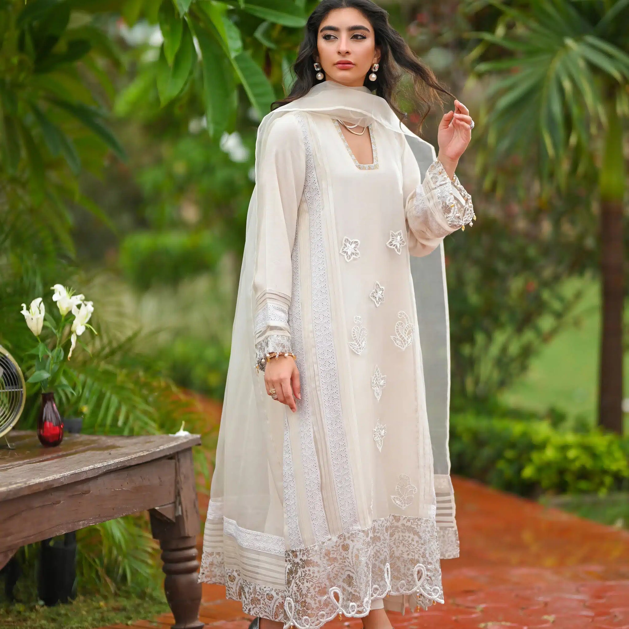 Hue Pret | Leilah Formals 23 | Pearl - Khanumjan  Pakistani Clothes and Designer Dresses in UK, USA 