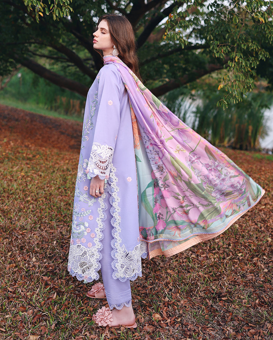 Mushq | The Secret Garden Lawn | Hidden Dahlia