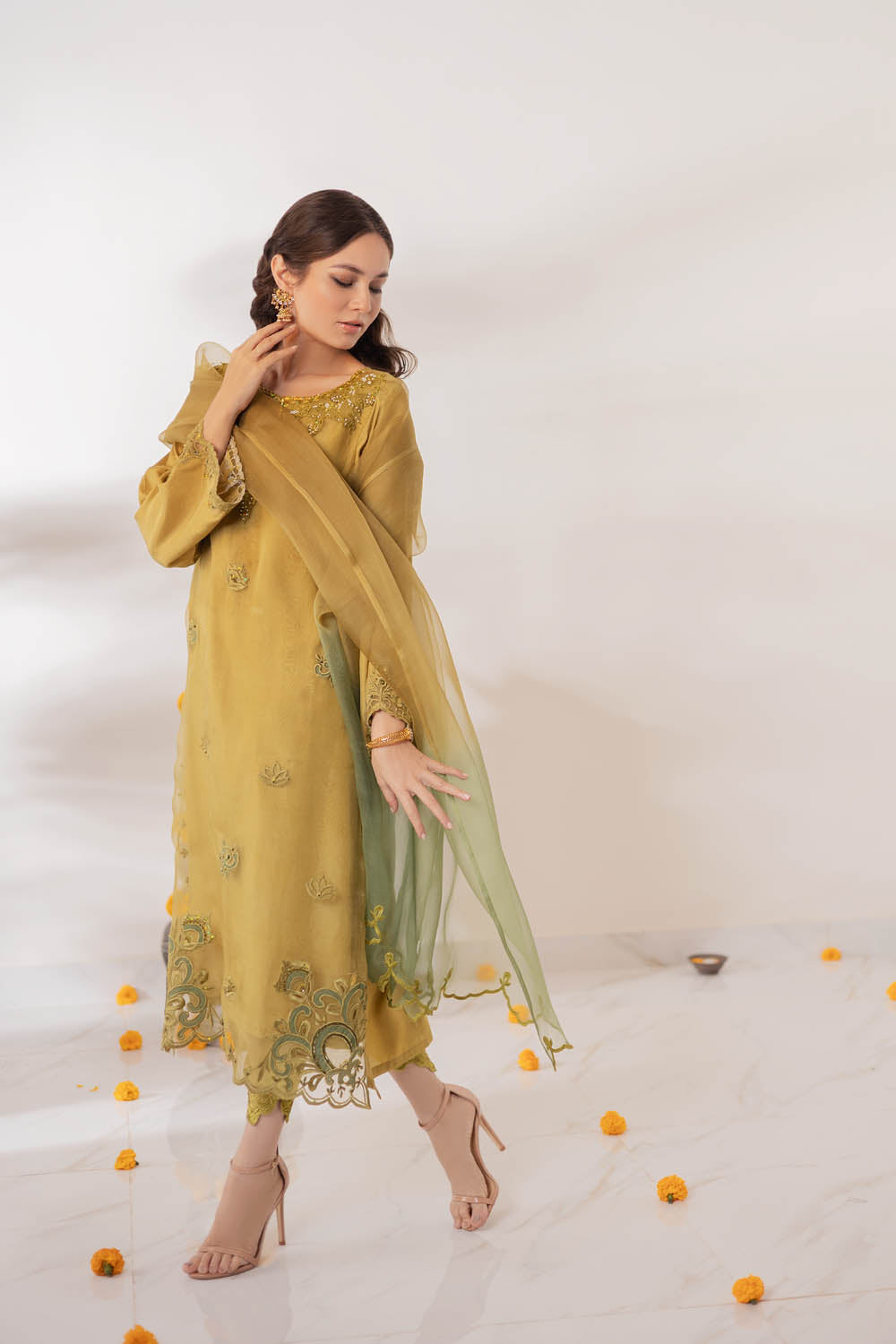 Hue Pret | Zara Suno Collection | ARZO - Khanumjan  Pakistani Clothes and Designer Dresses in UK, USA 