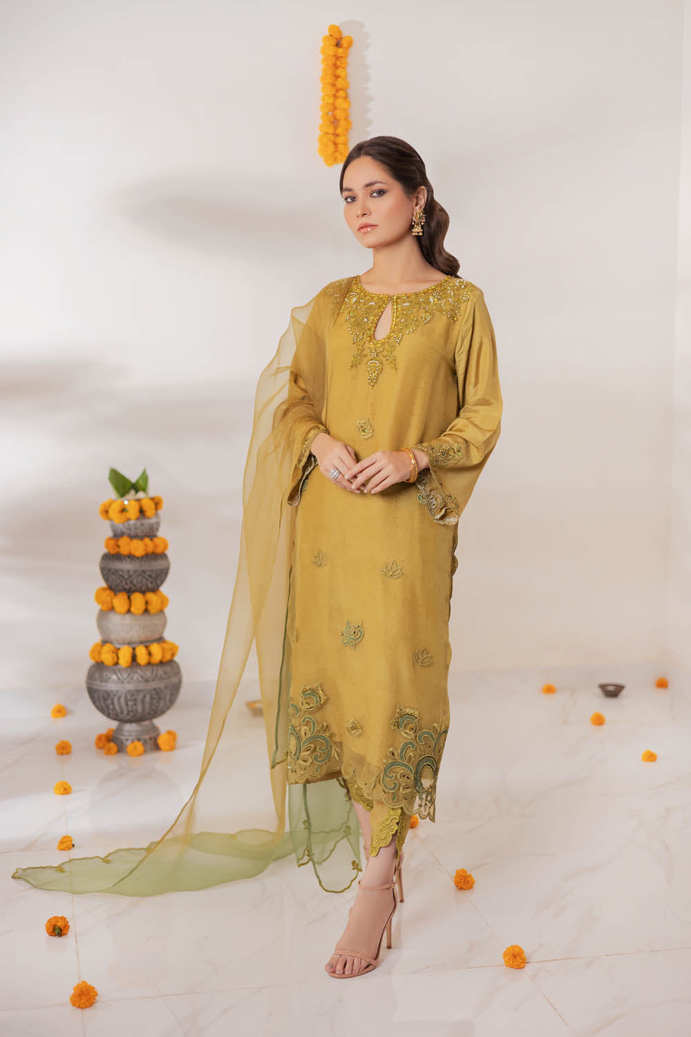 Hue Pret | Zara Suno Collection | ARZO - Khanumjan  Pakistani Clothes and Designer Dresses in UK, USA 