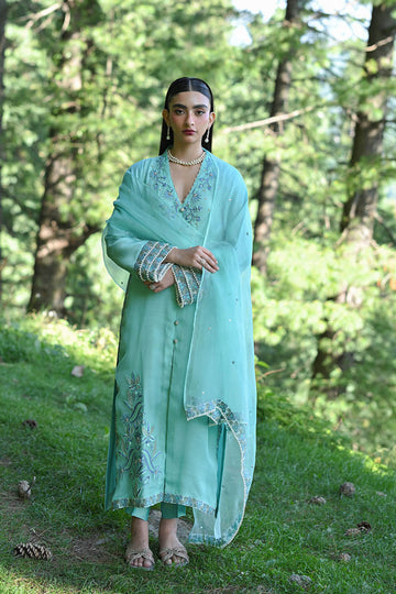 Hue Pret | Farasha Luxury Pret | Noya