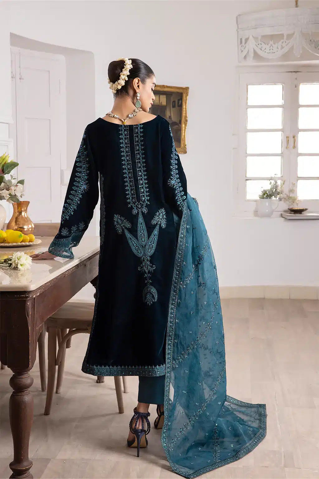 Iznik | Festive Velvet 23 | IV-21 LEHJA - Khanumjan  Pakistani Clothes and Designer Dresses in UK, USA 